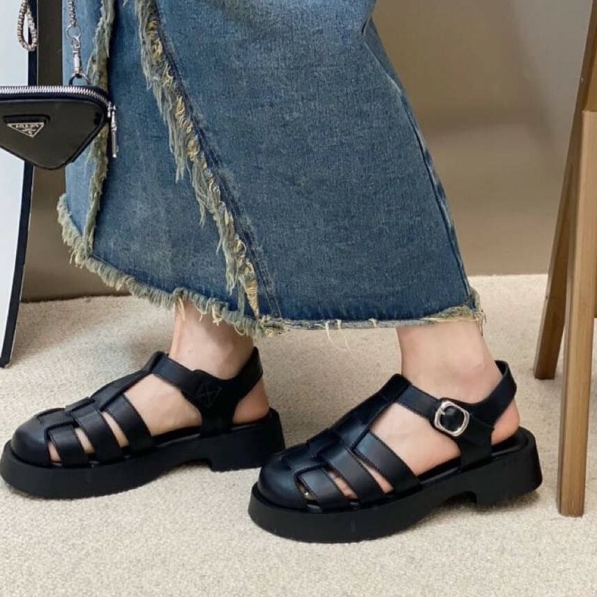 |現貨|韓國真皮羅馬涼鞋  米白/黑 225-245