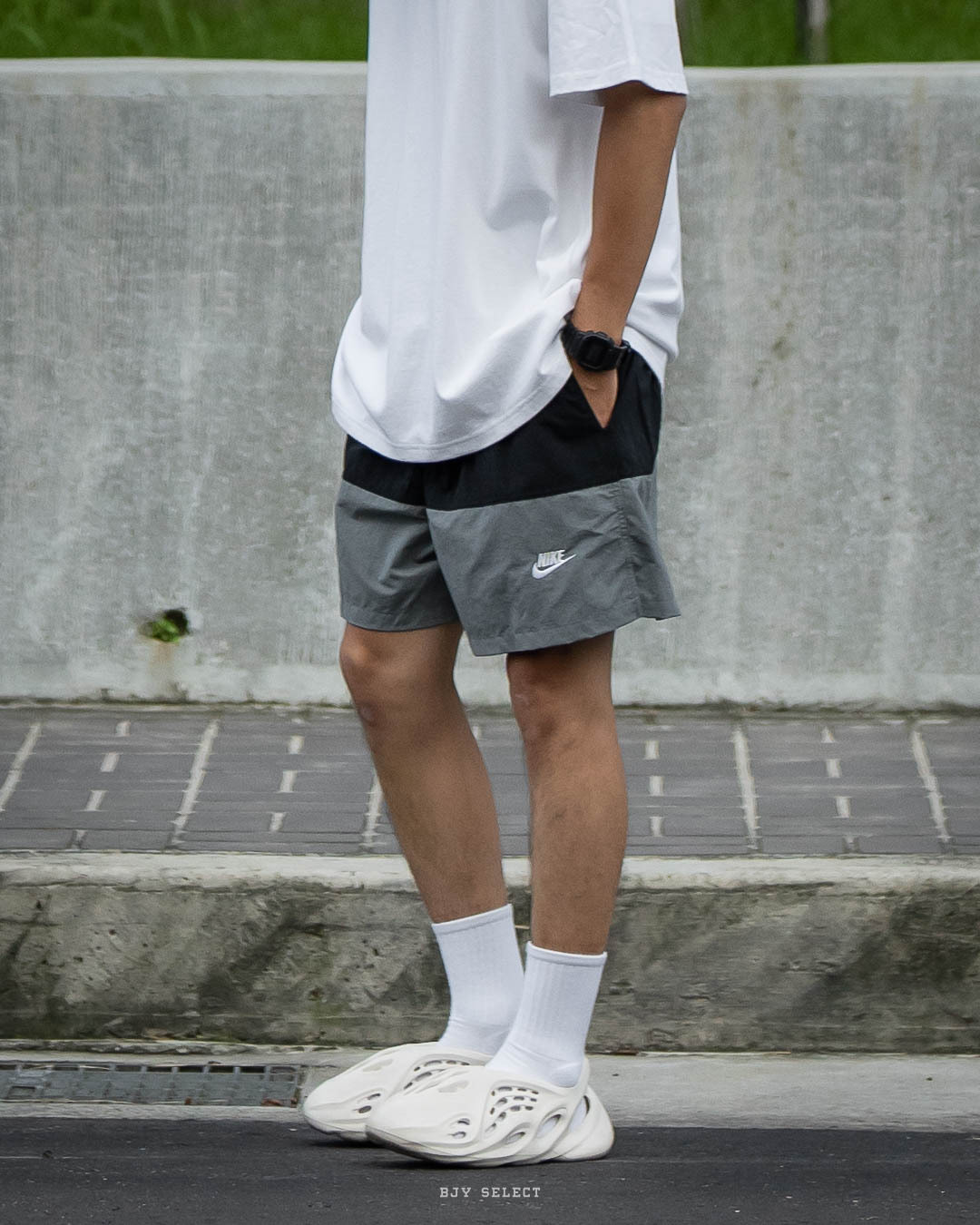 #現貨 NIKE 拼接 刺繡LOGO 膝上褲 海灘褲 FB7812-010 黑灰