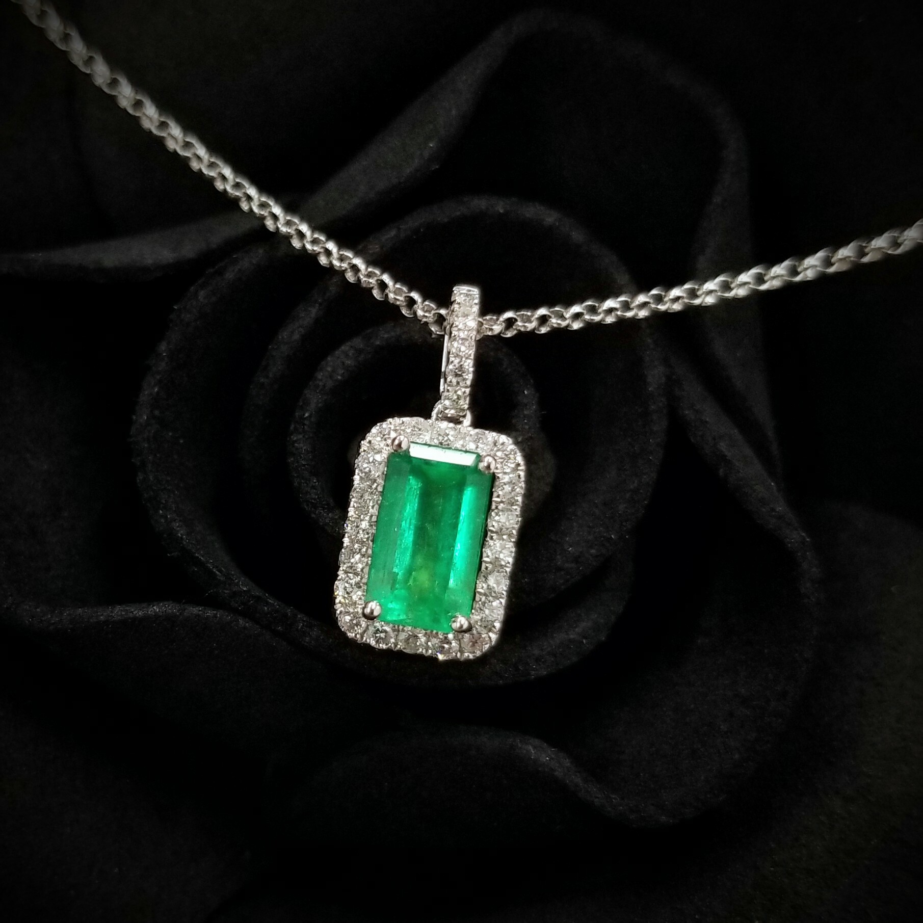 18K White Gold 0.95ct Emerald and Diamond Pendant