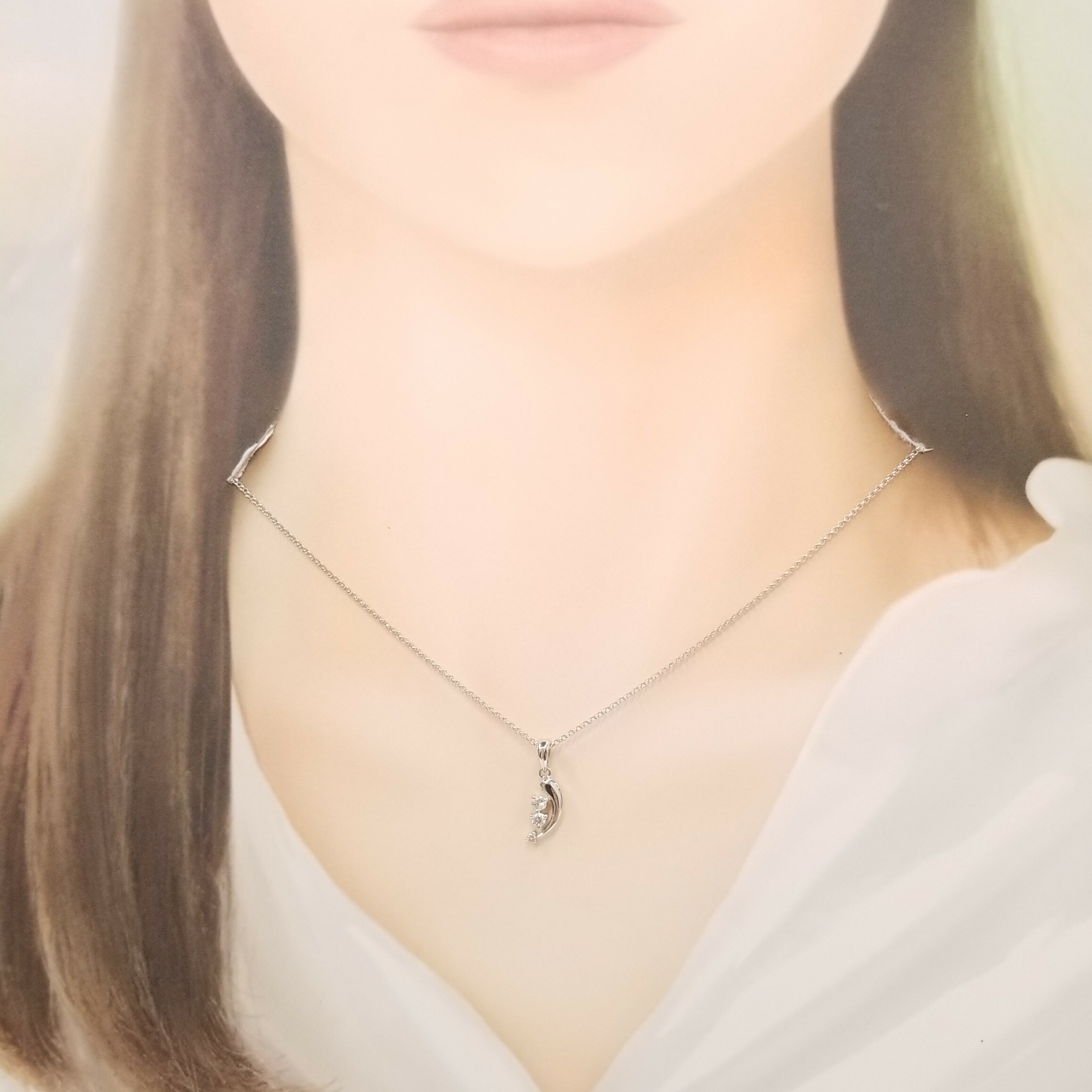 18K White Gold 0.16ct Diamond Pendant