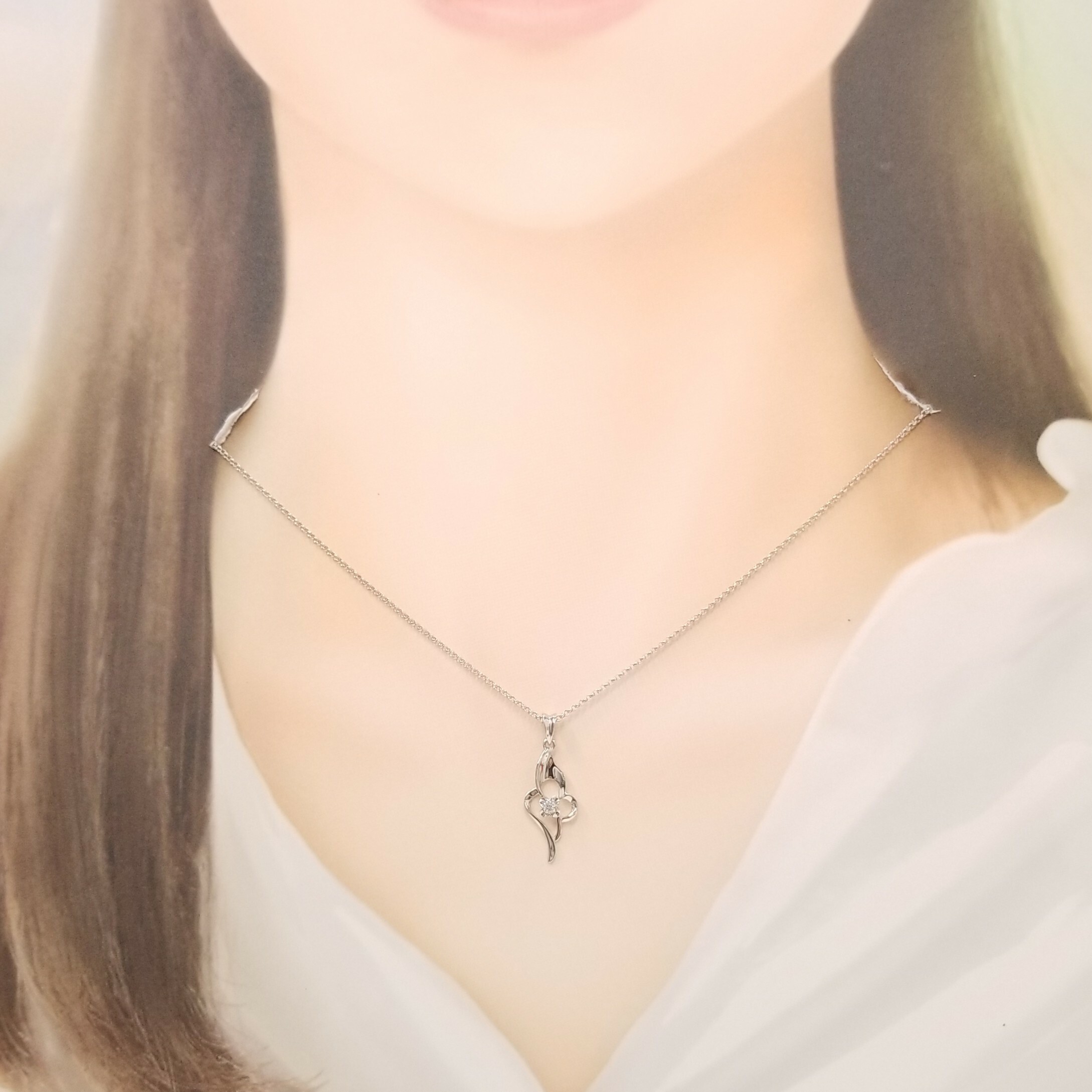 18K White Gold 0.03ct Diamond Pendant