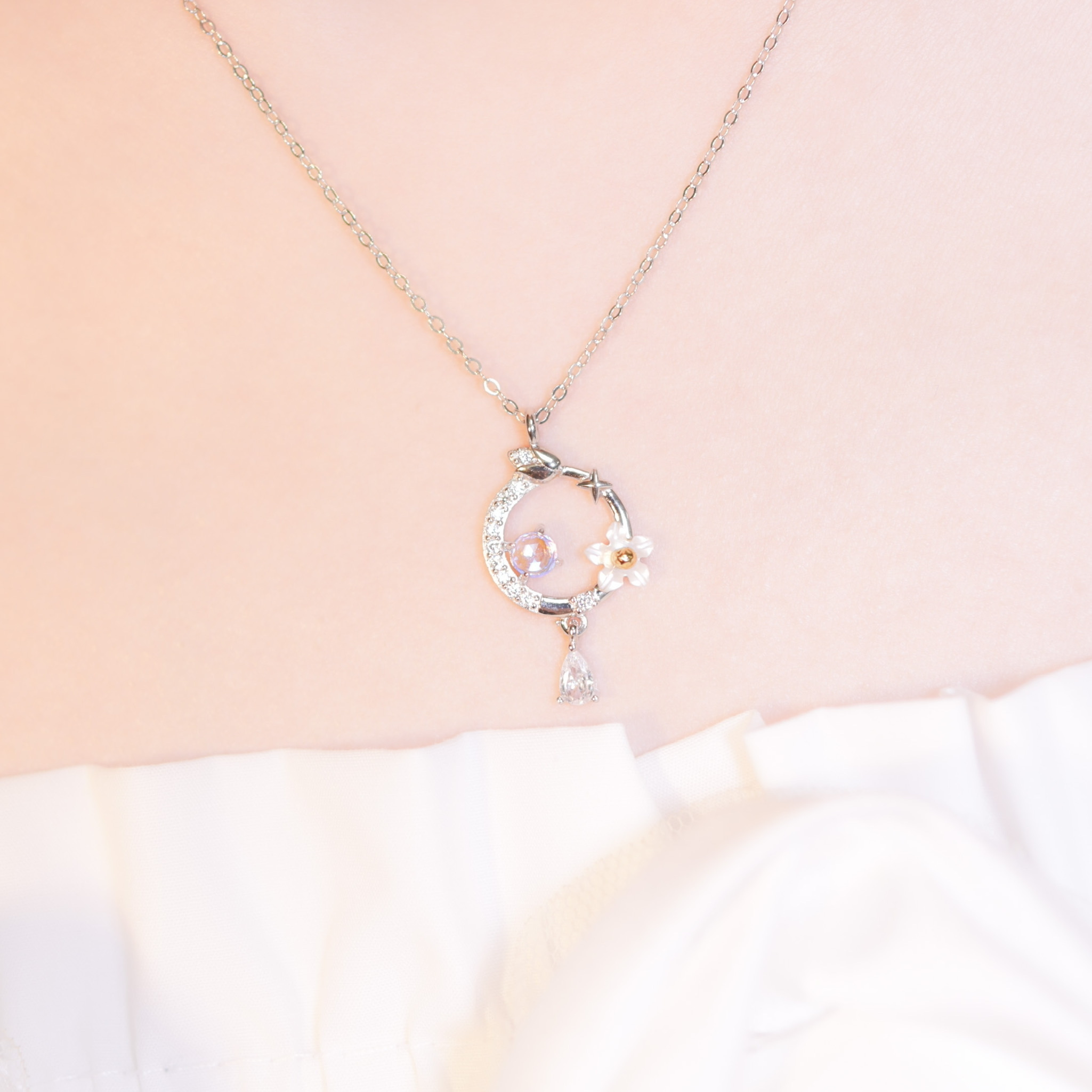 | 925純銀・白金 | 花幕項鍊 | NE0756 |