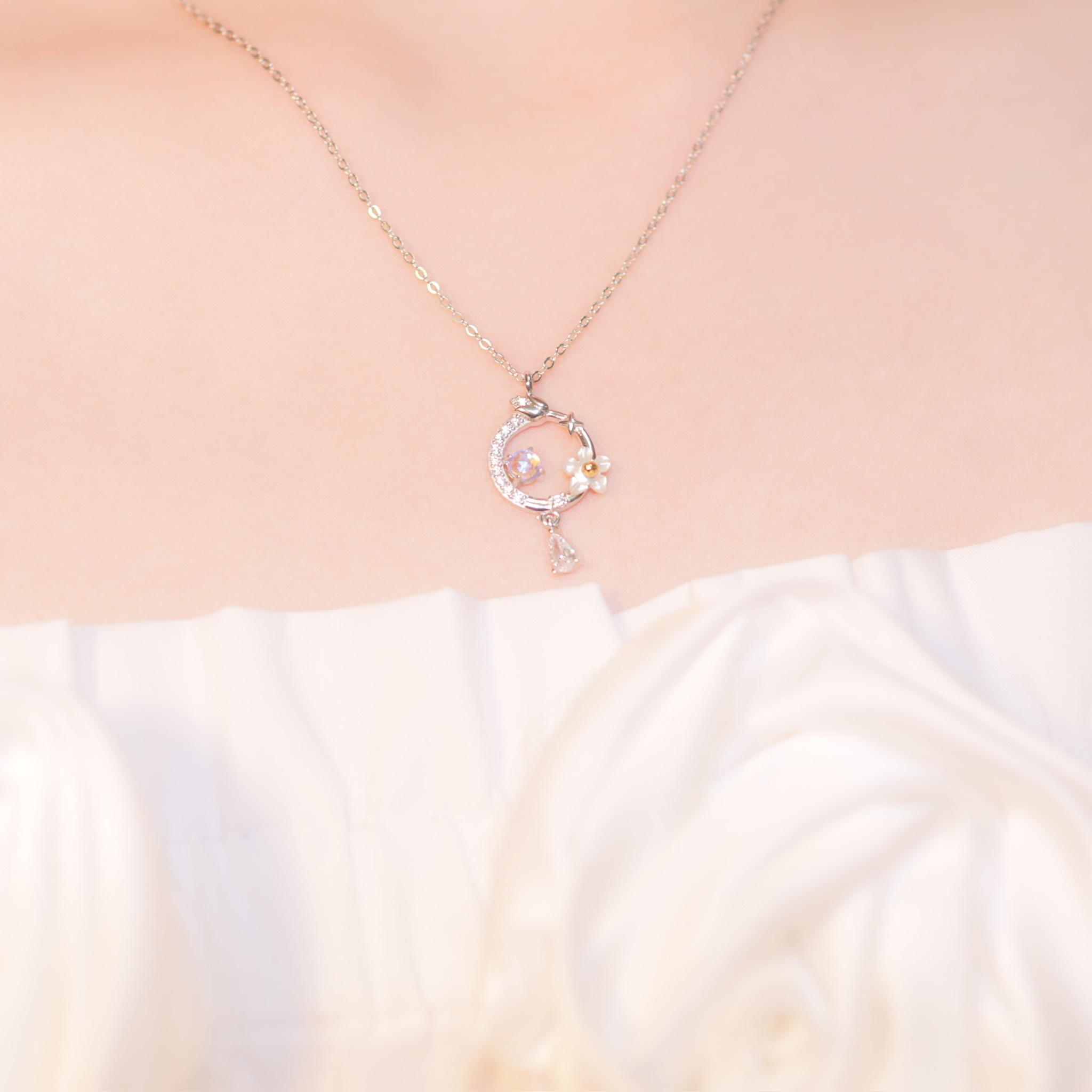 | 925純銀・白金 | 花幕項鍊 | NE0756 |