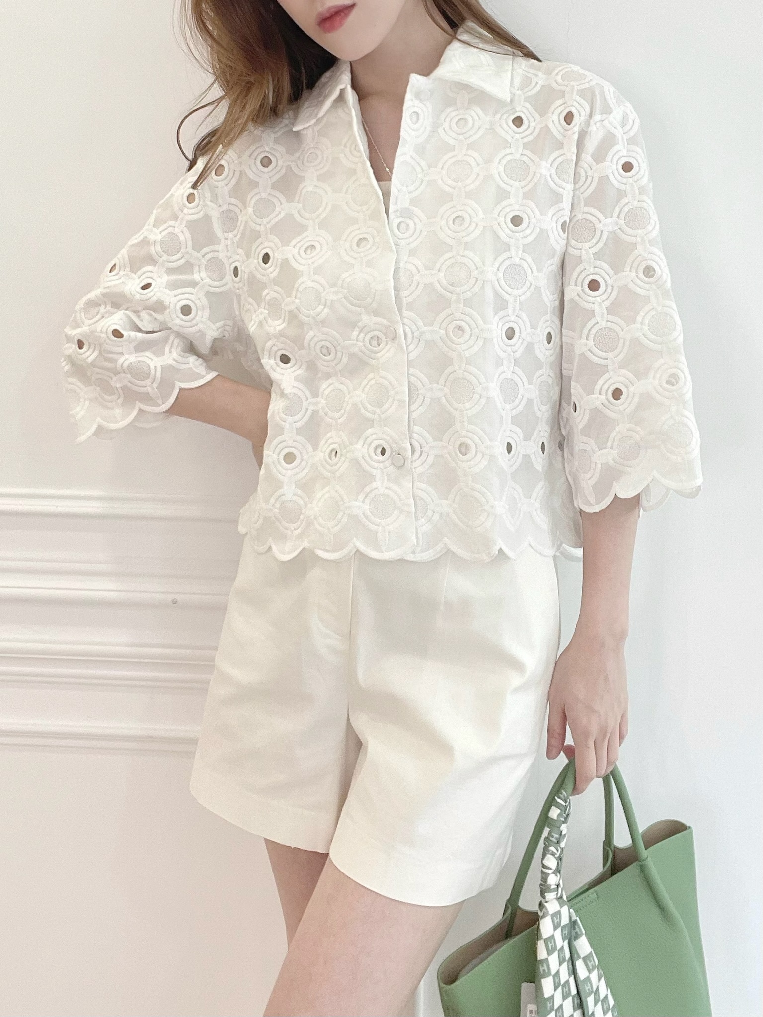蕾絲簍空七分袖襯衫