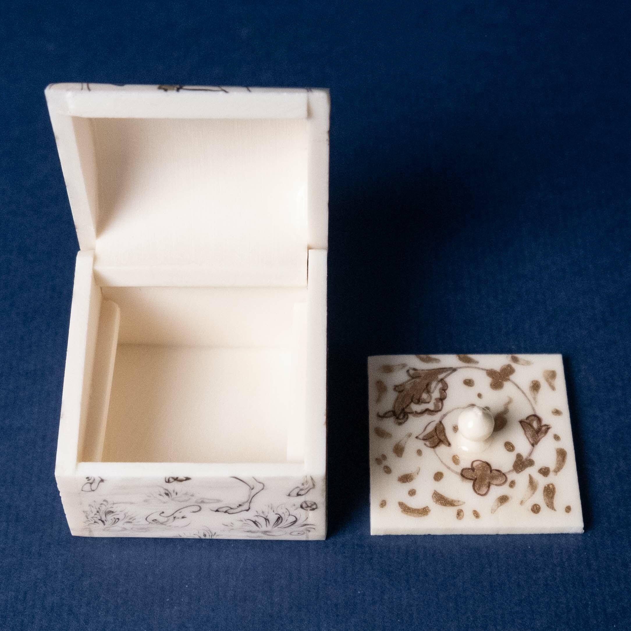 駱駝骨盒玩｜霍伊｜伊朗