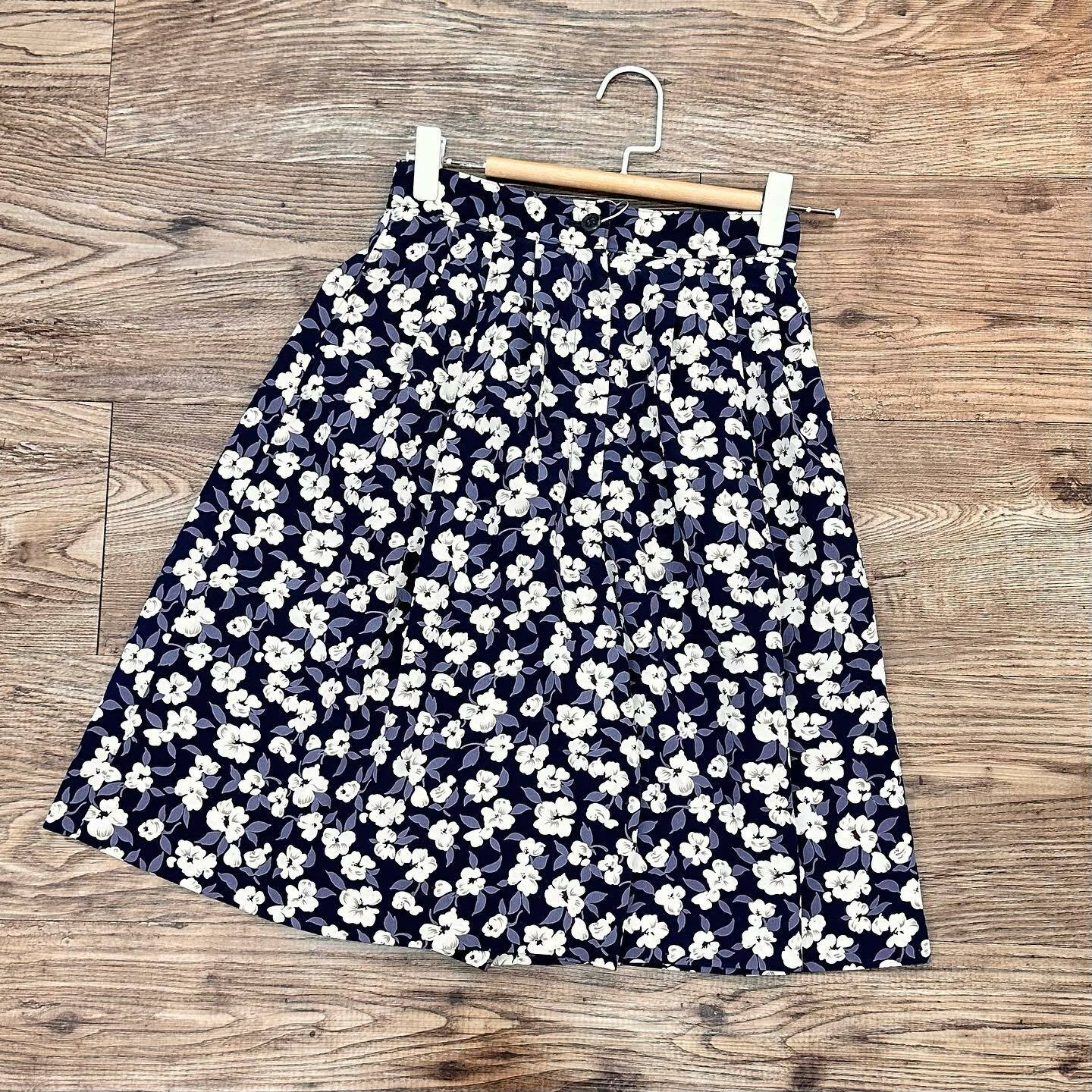 深藍色大花短褲