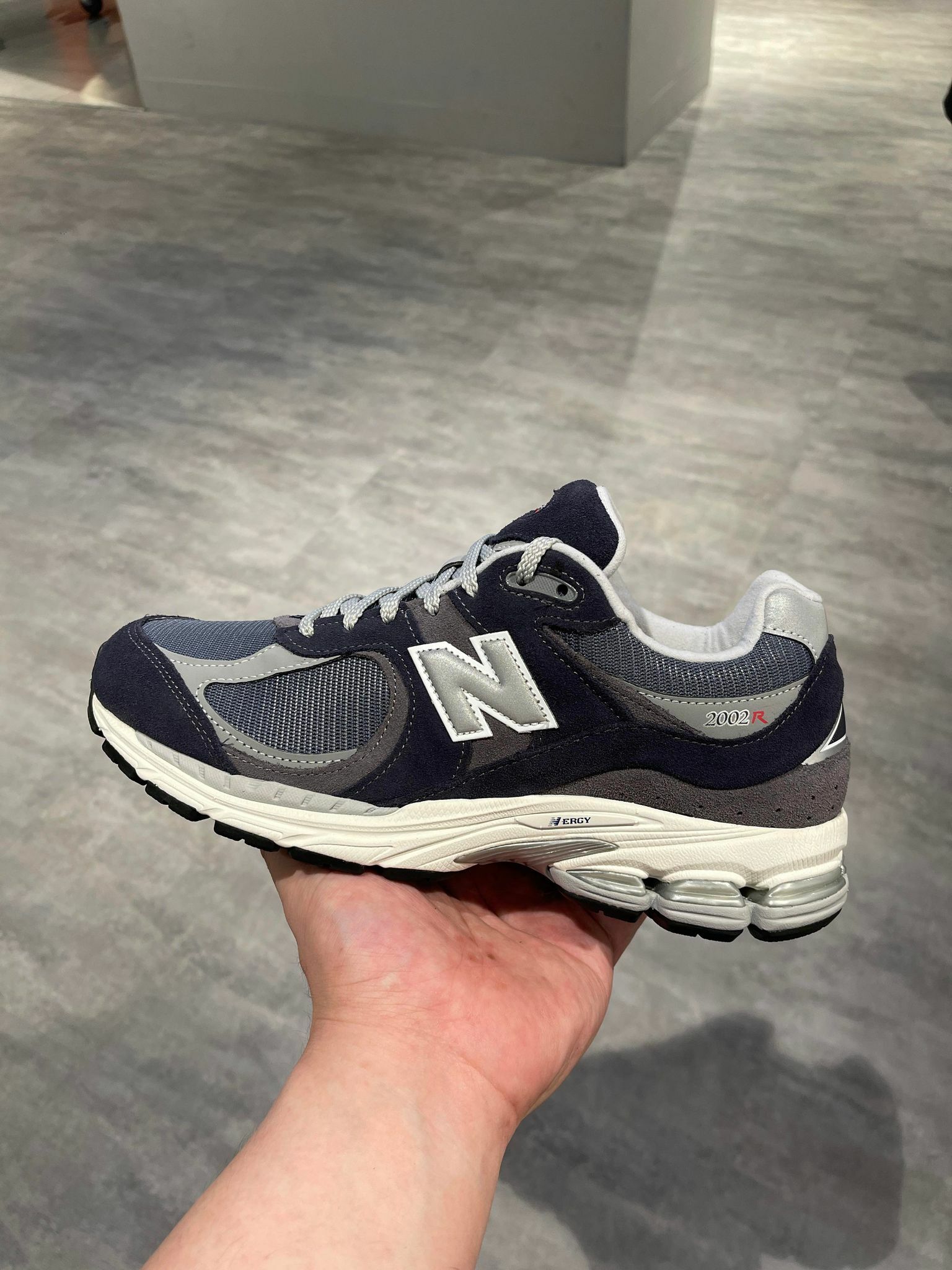 New Balance 2002R 灰黑白(2002RSG)、黑灰黃(2002RSH)、黑灰白(2002RSF