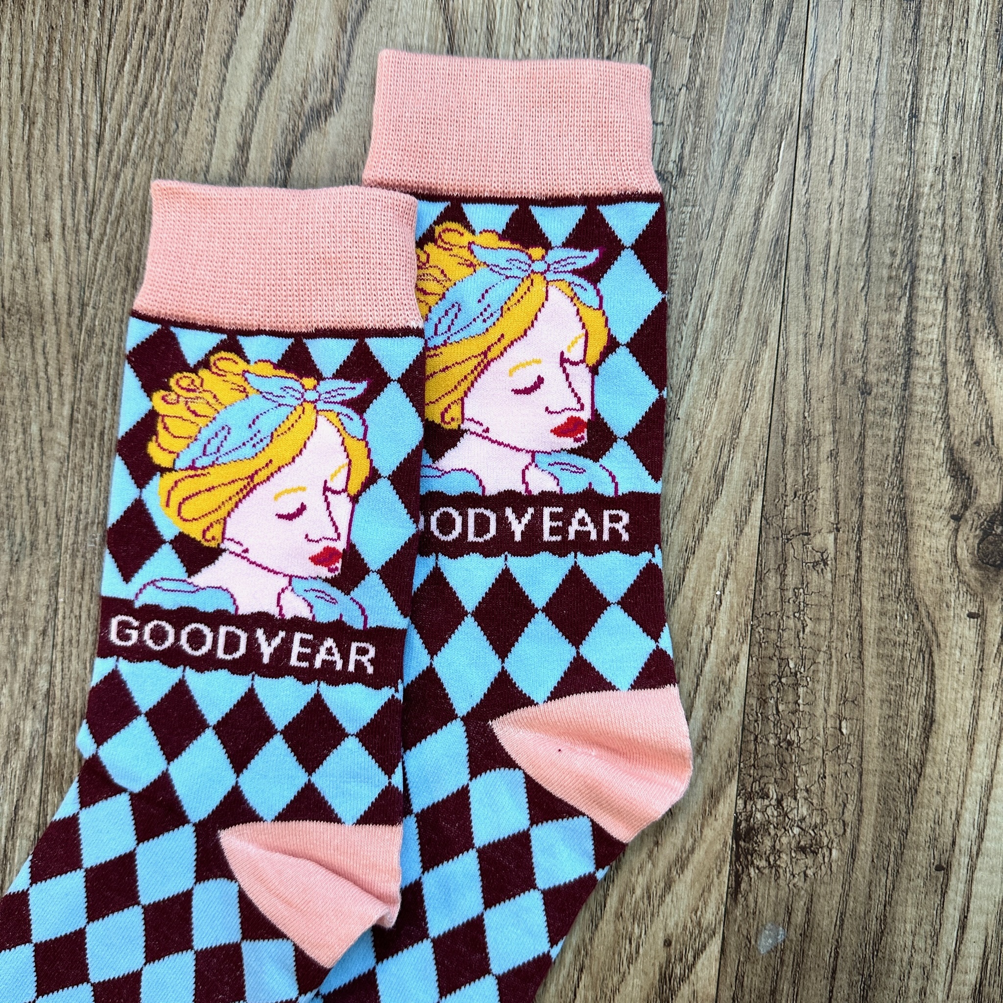 啡藍色菱格復古女孩中筒襪