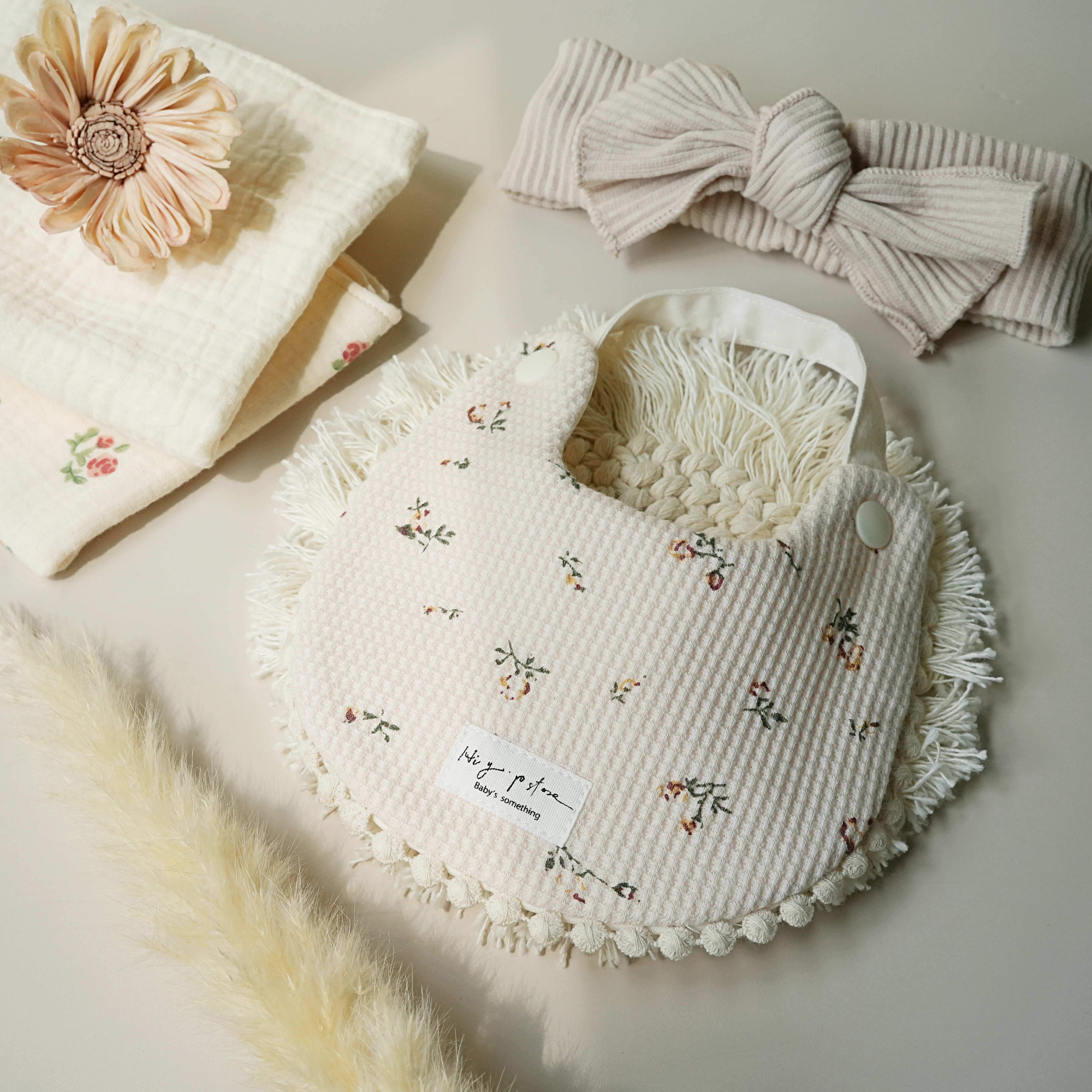 Hi Y.P store-手作圍兜-華夫格碎花