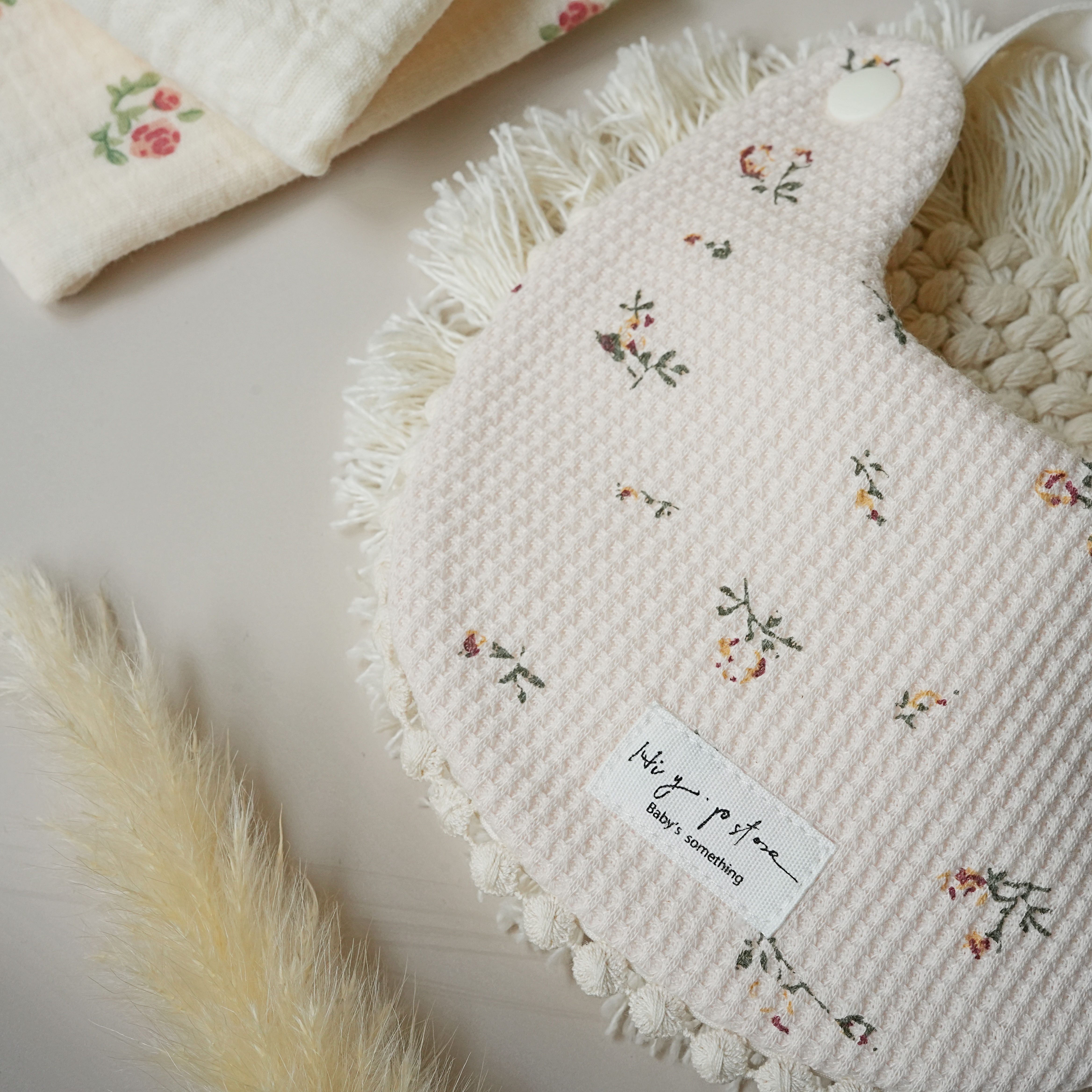 Hi Y.P store-手作圍兜-華夫格碎花