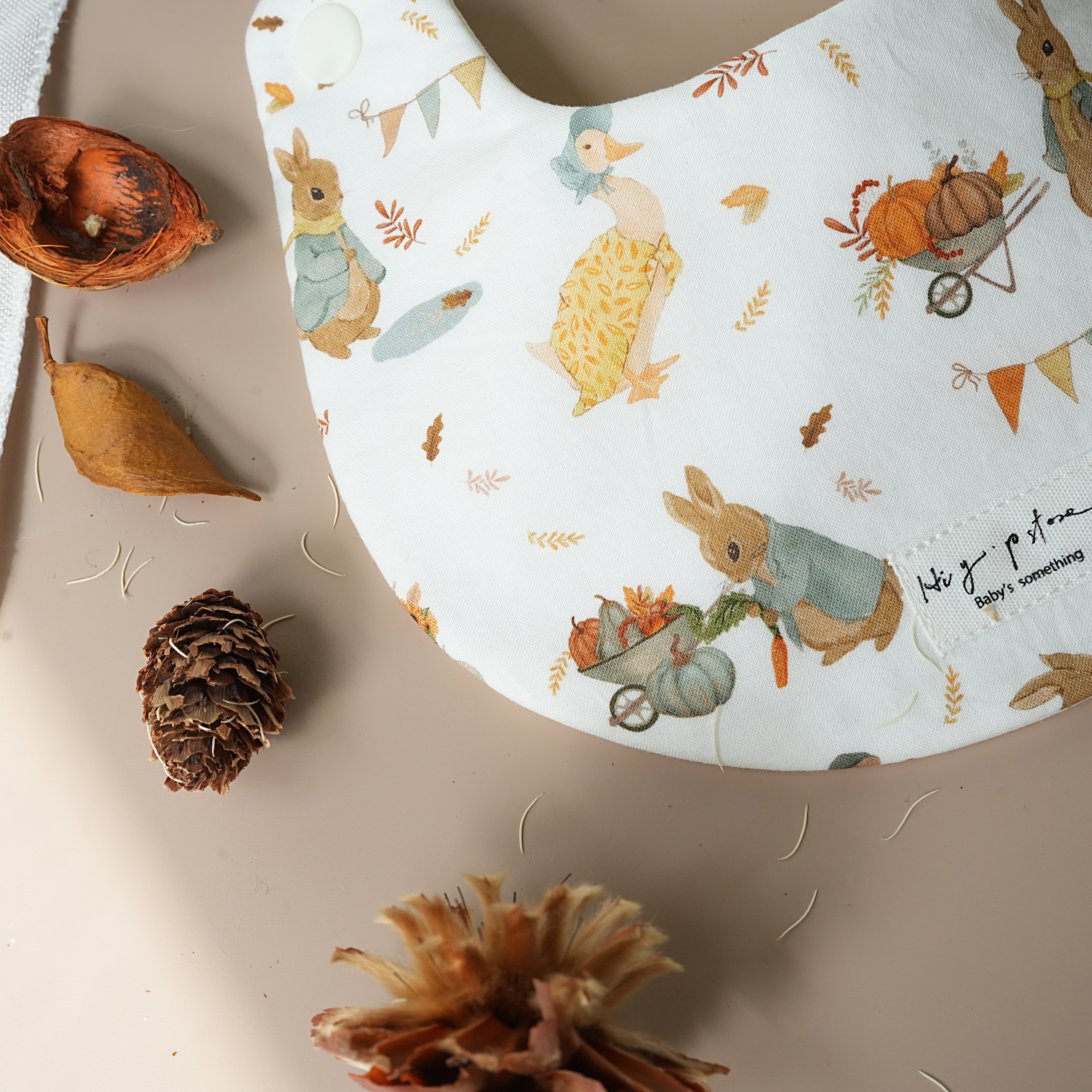 Hi Y.P store-手作圍兜-秋實兔兔