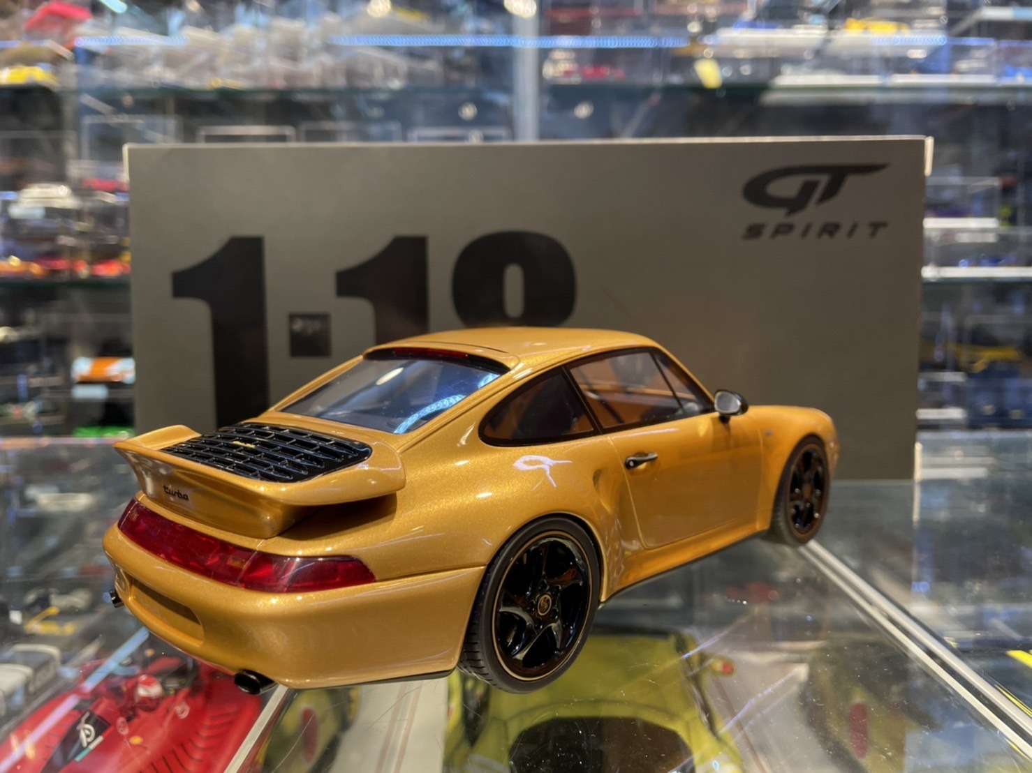 GT SPIRIT GT836 Porsche 993 Turbo S Gold Edition 1/18