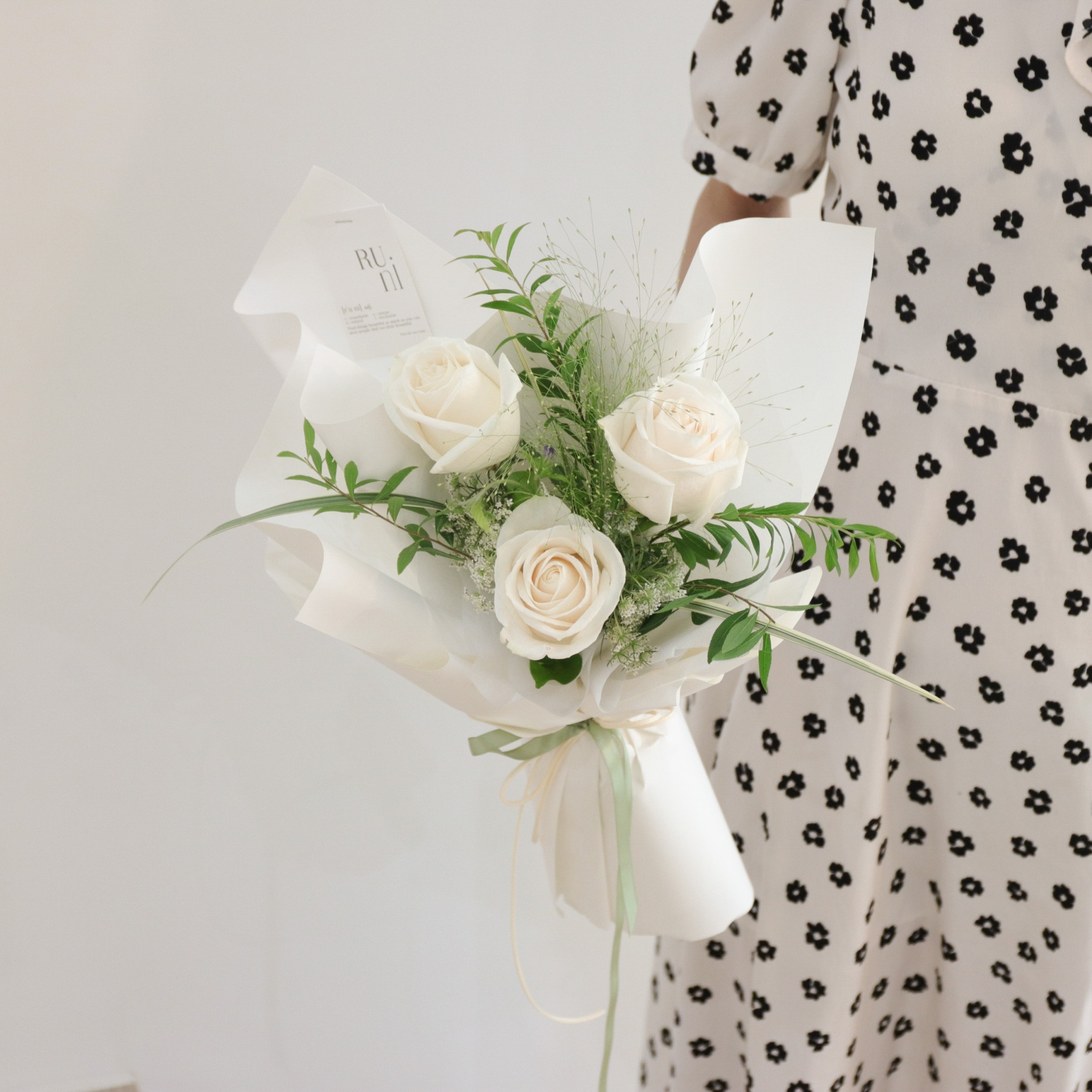 潔白無瑕-進口白玫瑰鮮花花束