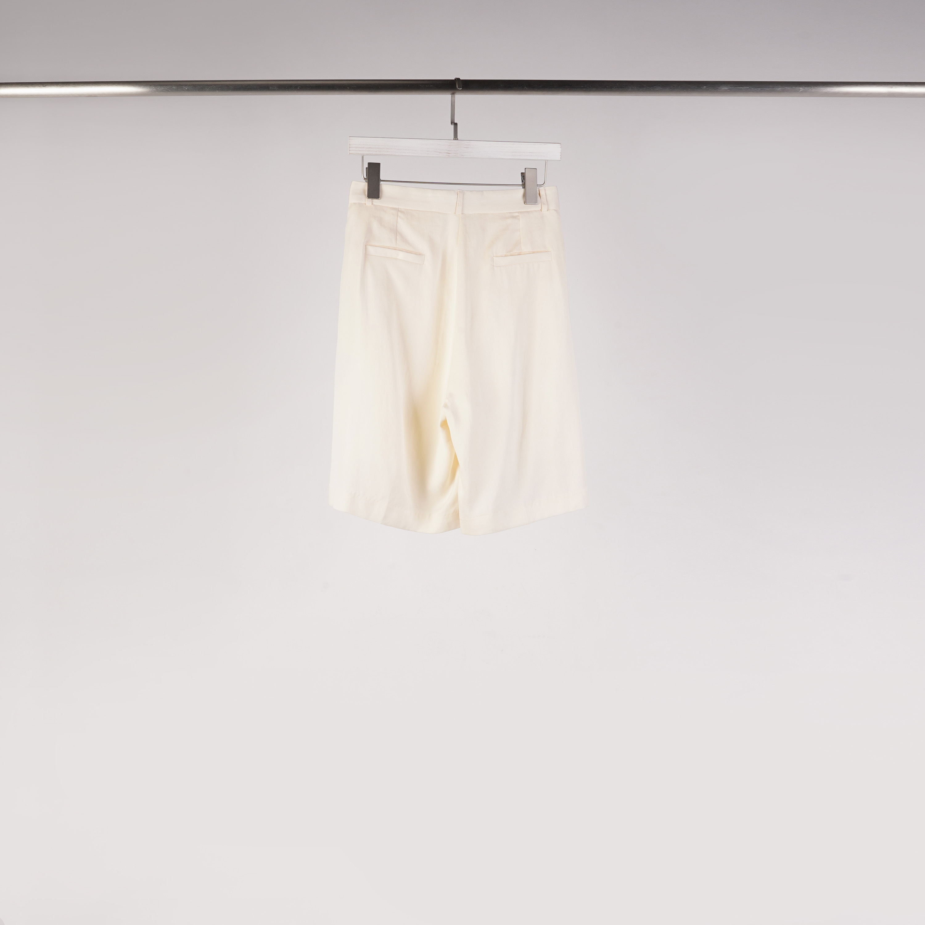 百搭低調五分褲 | S - M | 奶油白