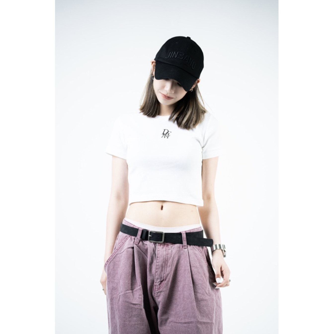 DISCERNMENT DCM 刺繡短版上衣 顯瘦 修身 螺紋