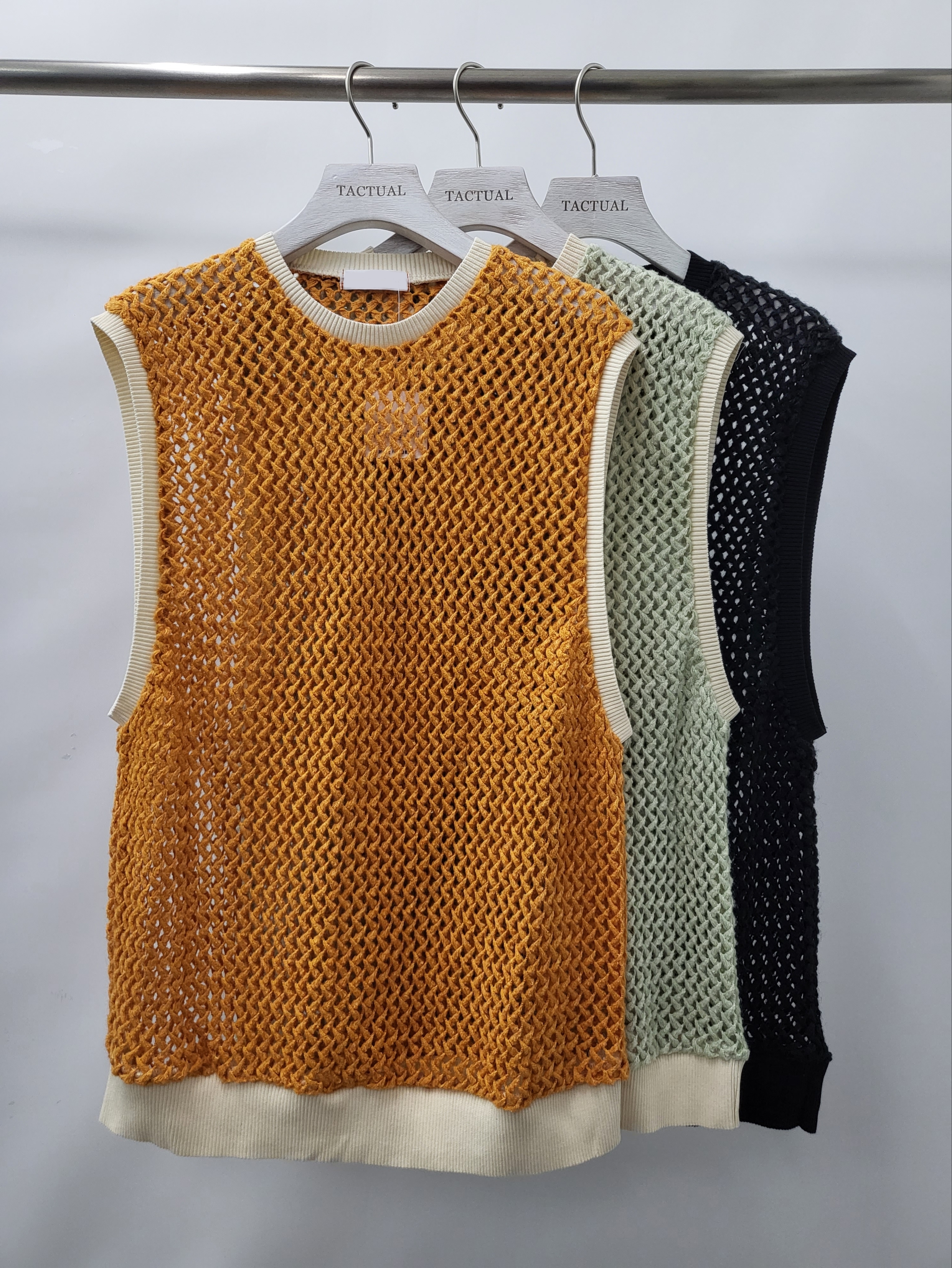 圓領拼色橫紋背心 V984