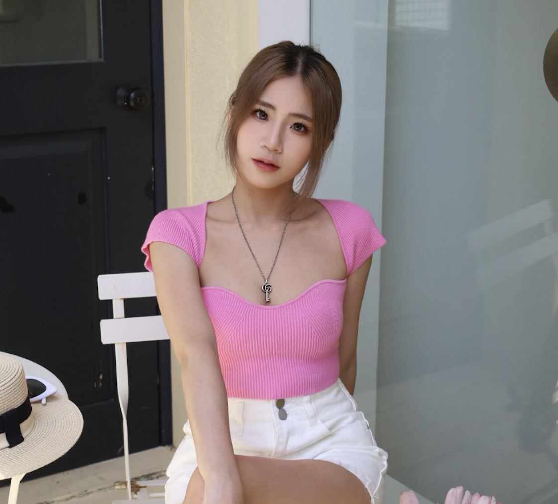 法式愛心方領針織上衣