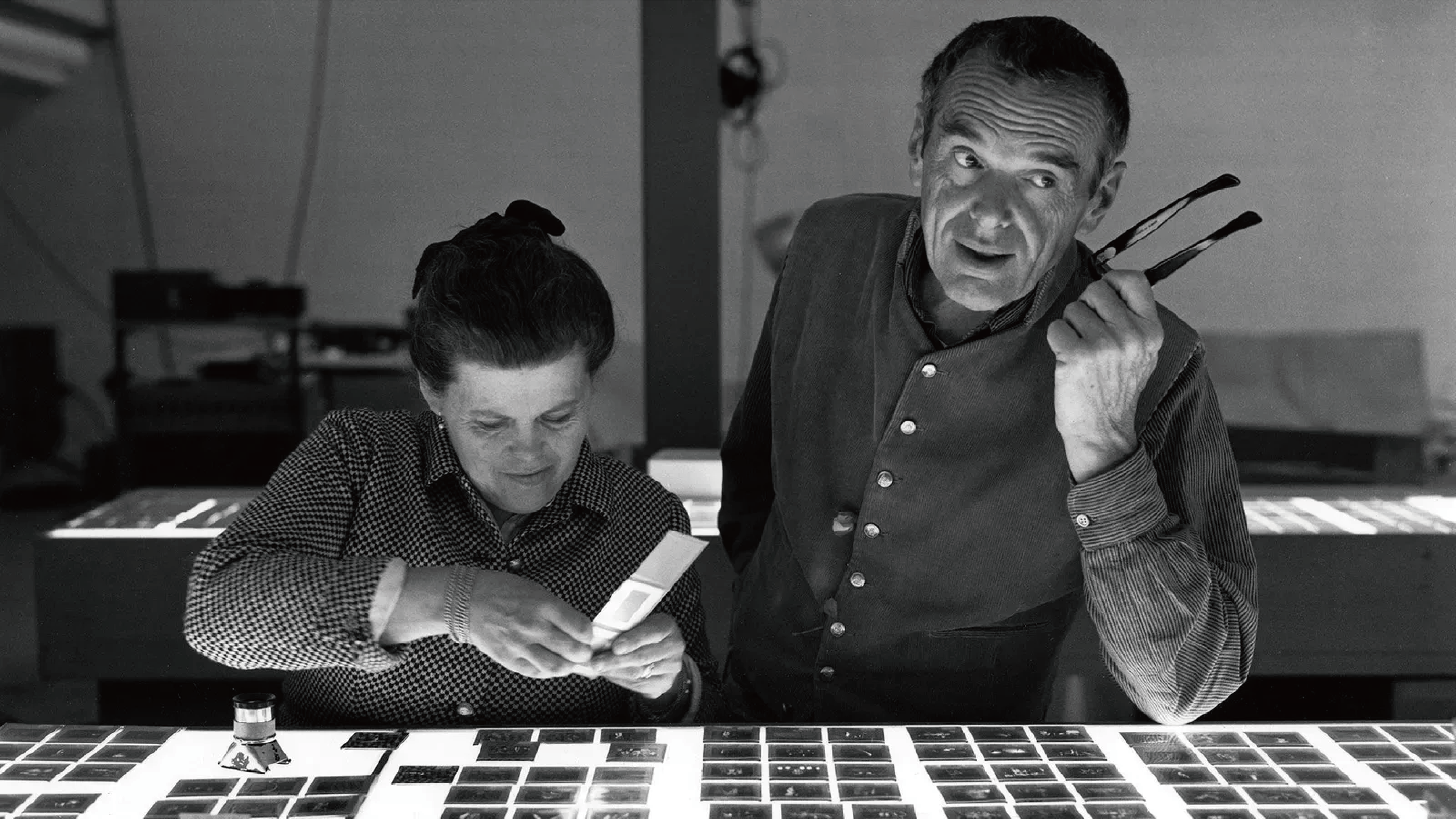 Charles Eames 與妻子 Ray Eames 合照