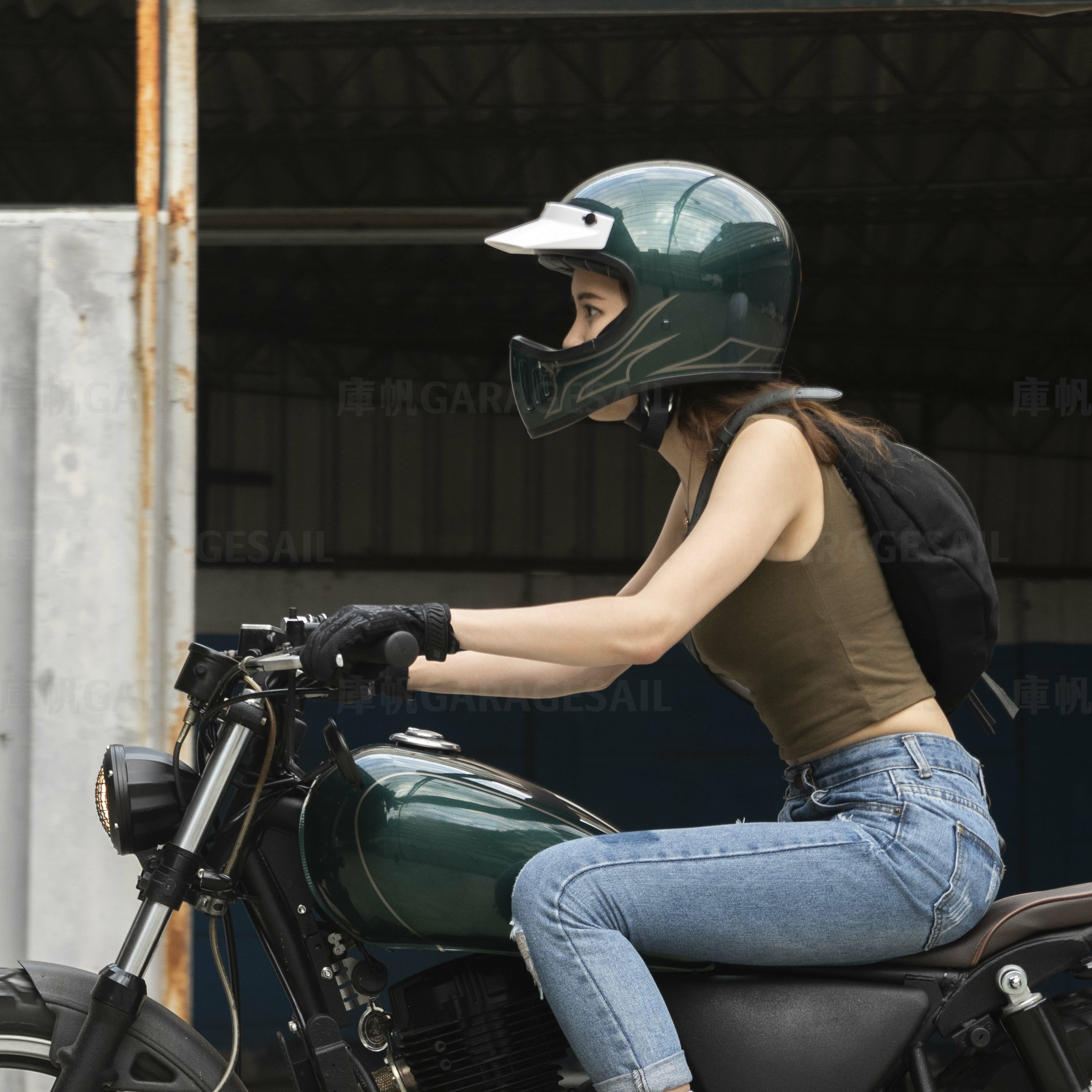 Biltwell 復古 三釦 Moto 帽簷 - 白