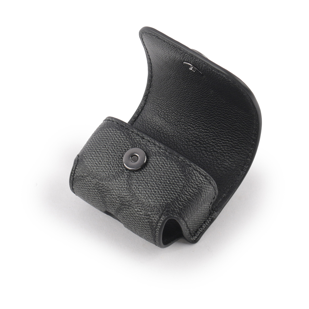 【COACH】塗層帆布及牛皮 Airpods Pro 無線耳機套(炭黑色) C1618 QBCHR