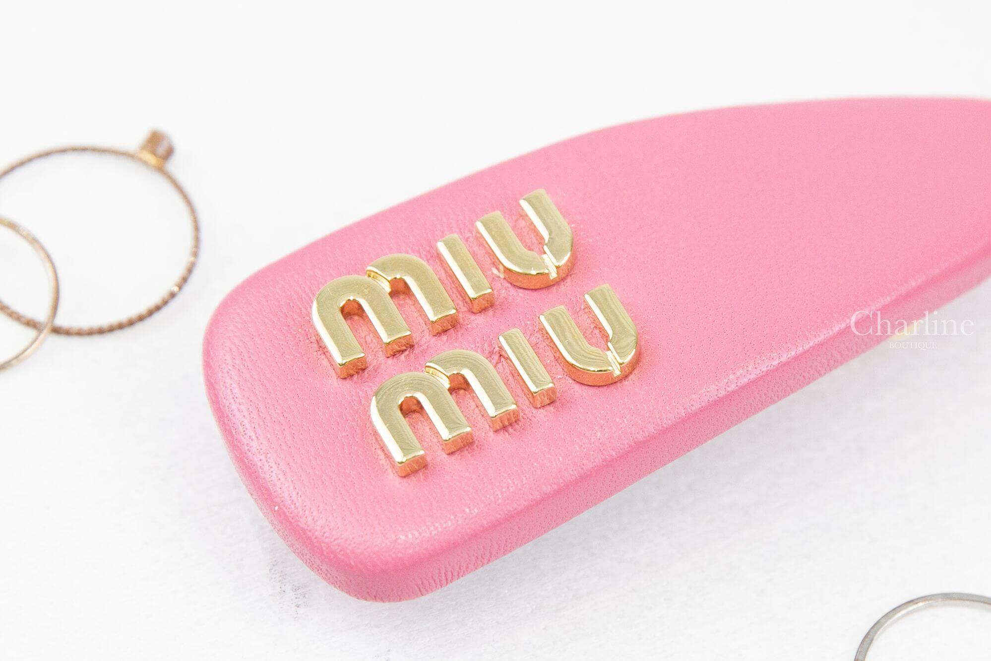 Miu Miu Nappa Leather Hair Clip 海棠粉金色字母皮革髮夾