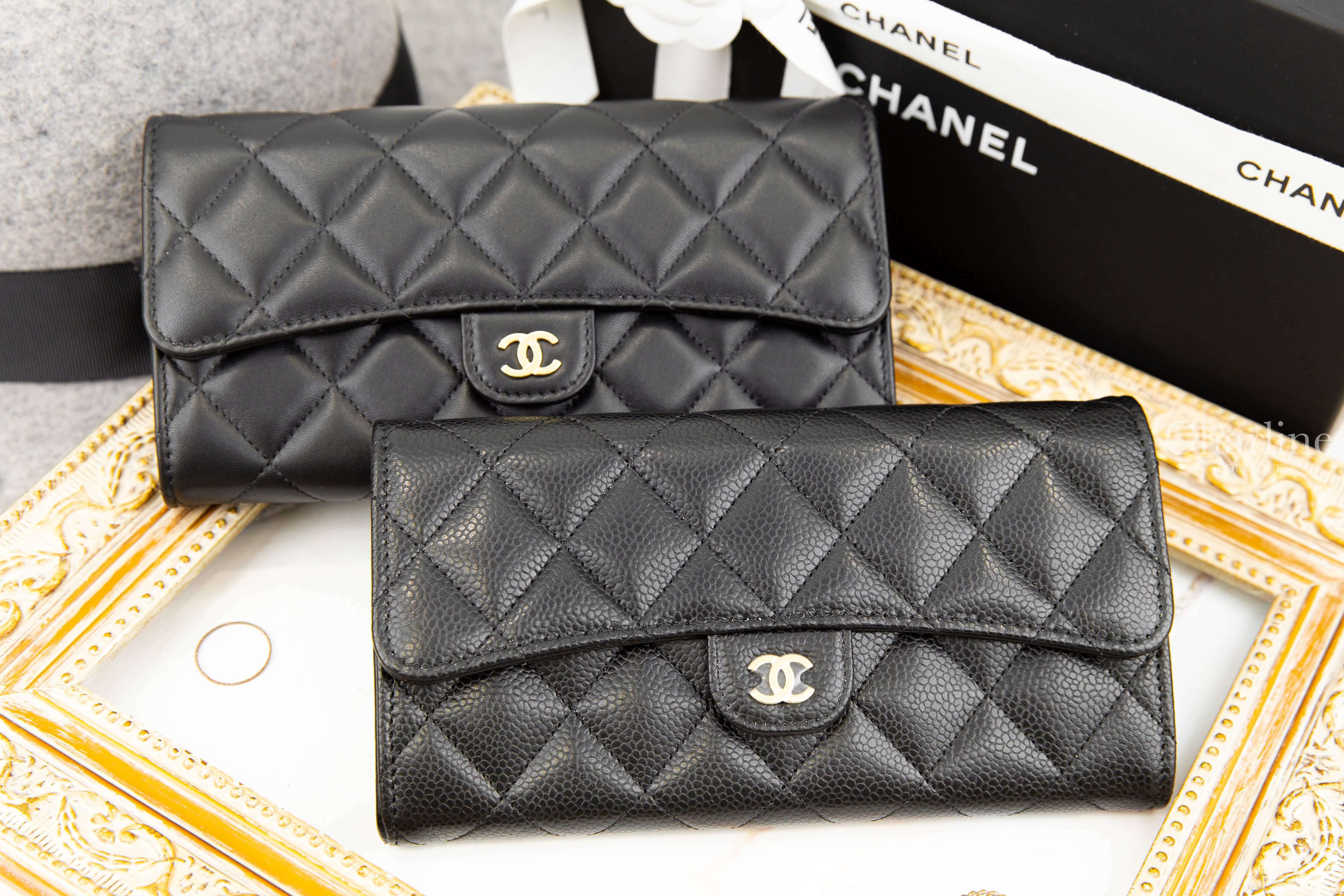 Chanel Classic Long Flap Wallet 黑色金CC酒紅內裡荔枝菱格紋前釦式長夾,Chanel 黑色金CC小羊皮菱格紋酒紅內裡前釦式長夾-Charline Boutique 精品代購
