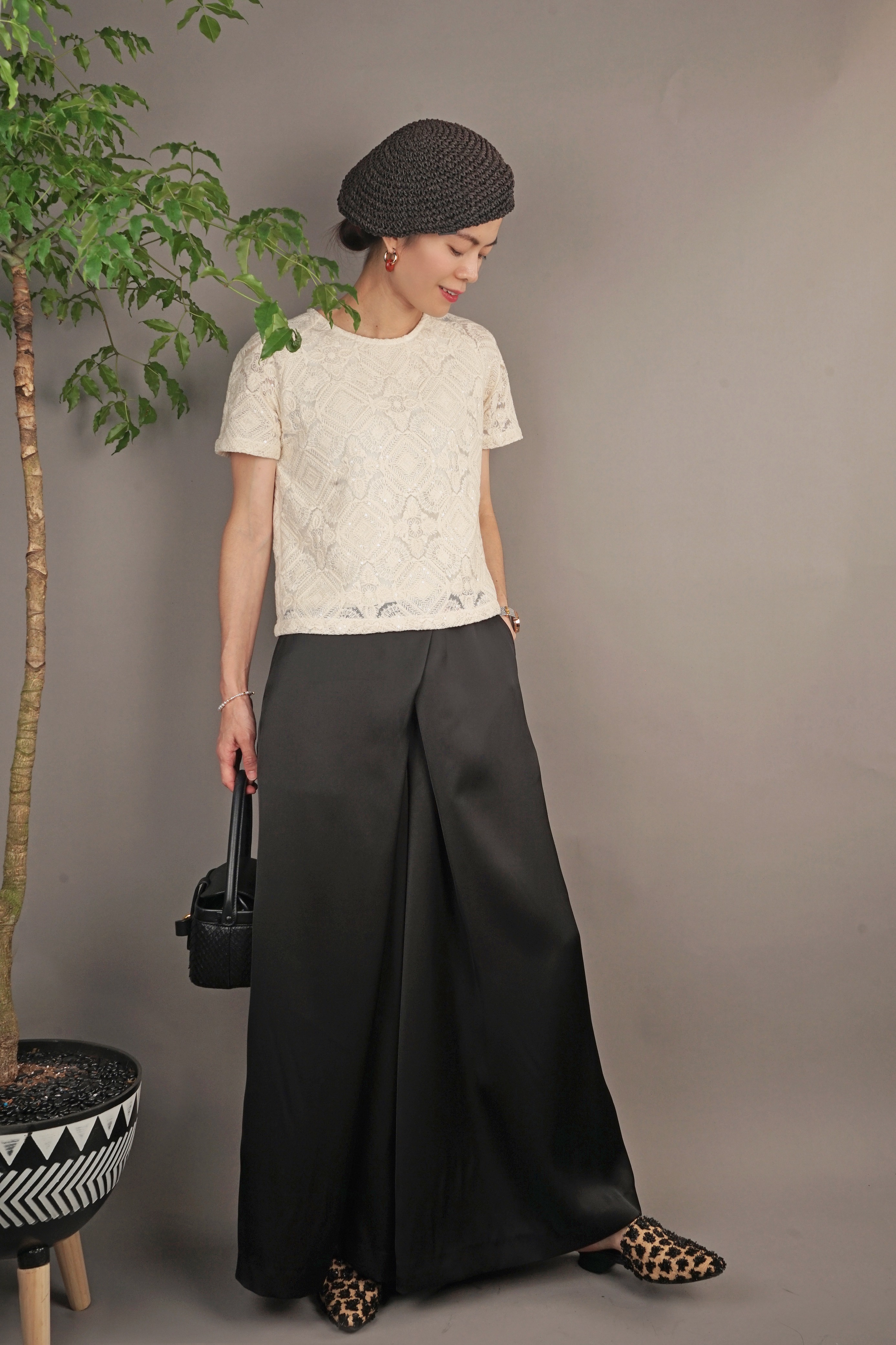 COLE COOL SS23 高質米白色刺繡亮片簡約時尚套裝