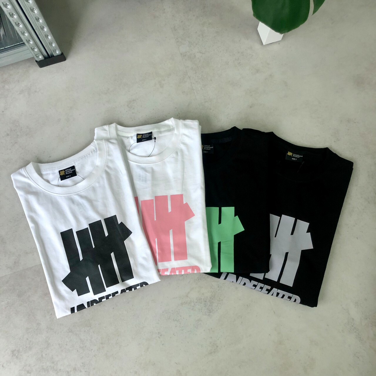 Undefeated 大Logo短Tee UDFBTS021