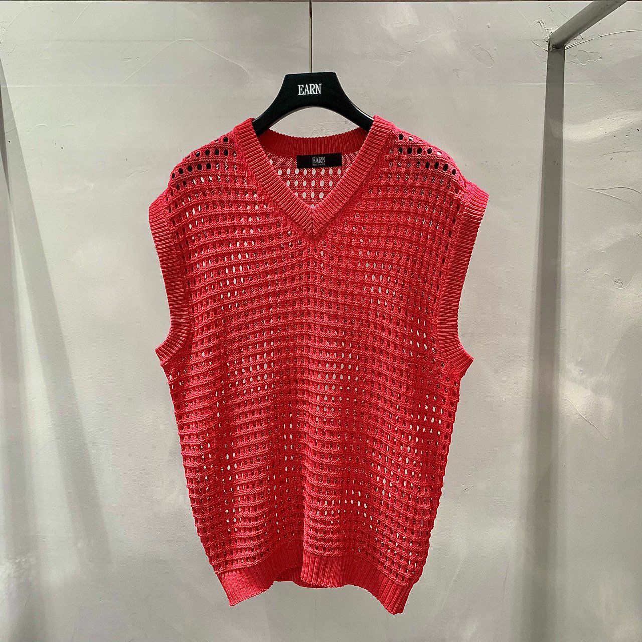 V領暗紋背心 EARN-010V