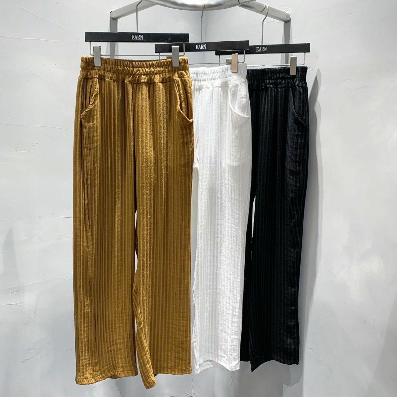 淨色暗直紋鬆身褲 EARN-013P