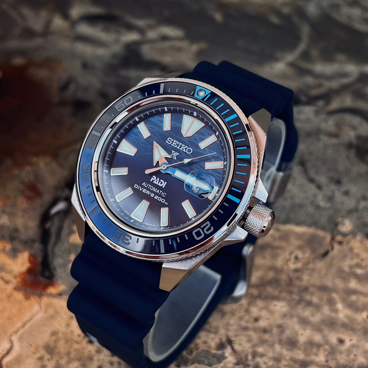 【SEIKO 精工】 Prospex PADI聯名款 4R35-03W0F 43.8mm 現代鐘錶