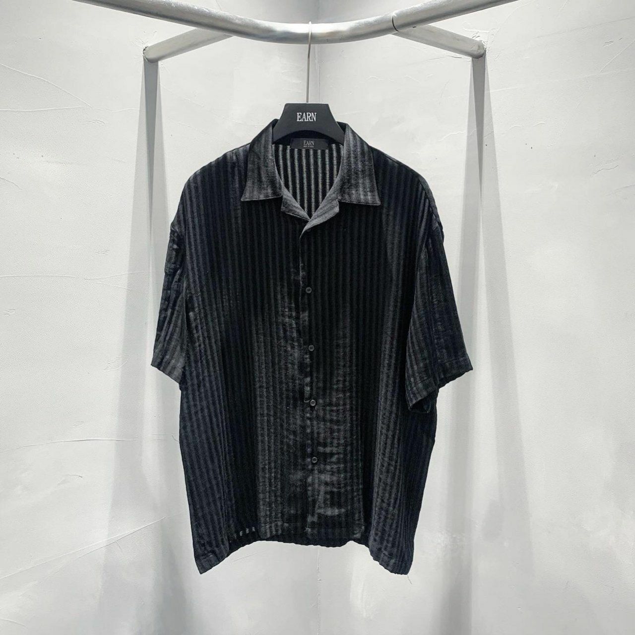 淨色暗直紋短袖恤衫 EARN-014S