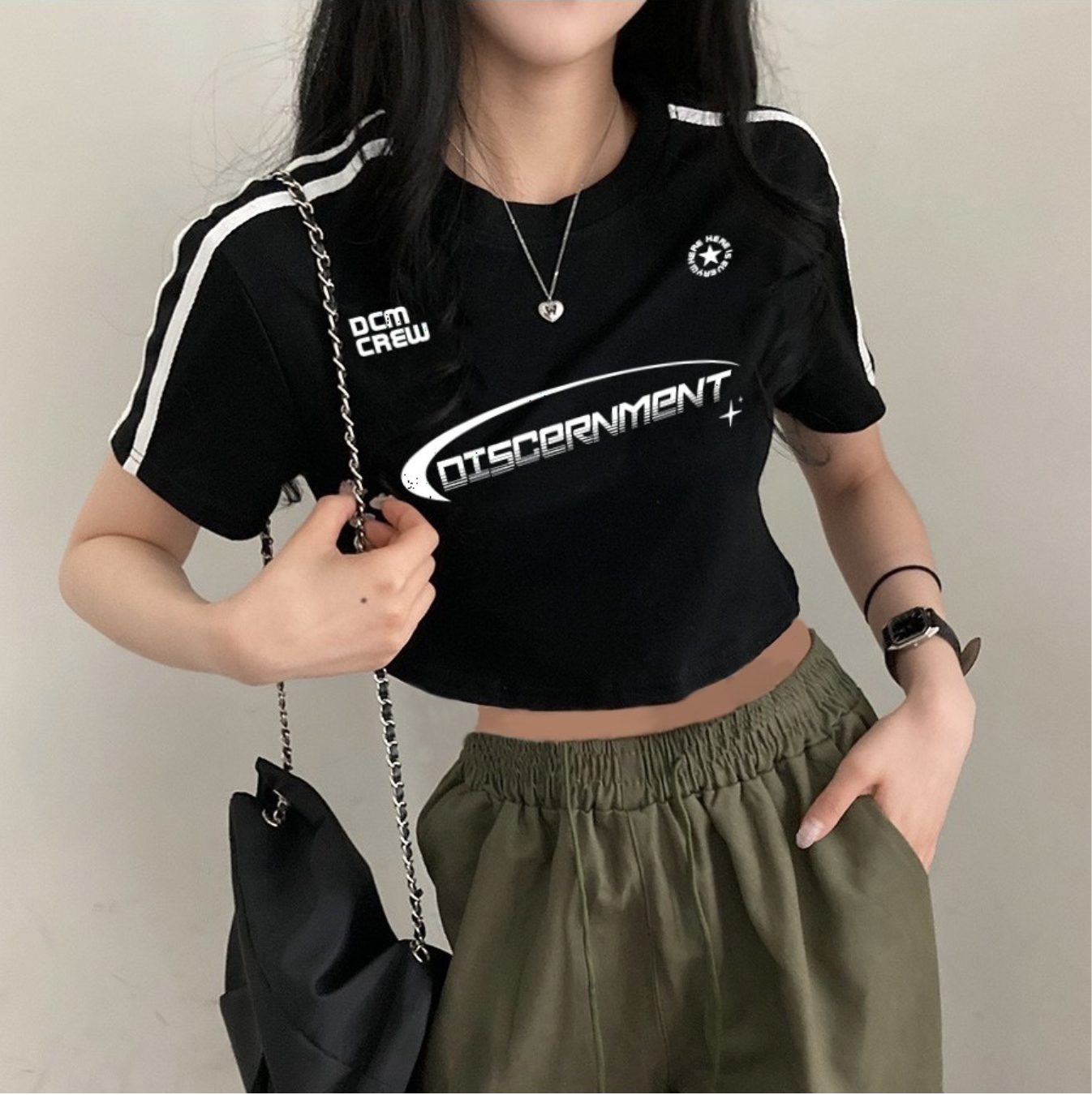 DISCERNMENT DCM SPORT TOP 運動風 Y2K 線條 短版 修身 顯胸 運動 短袖 短T