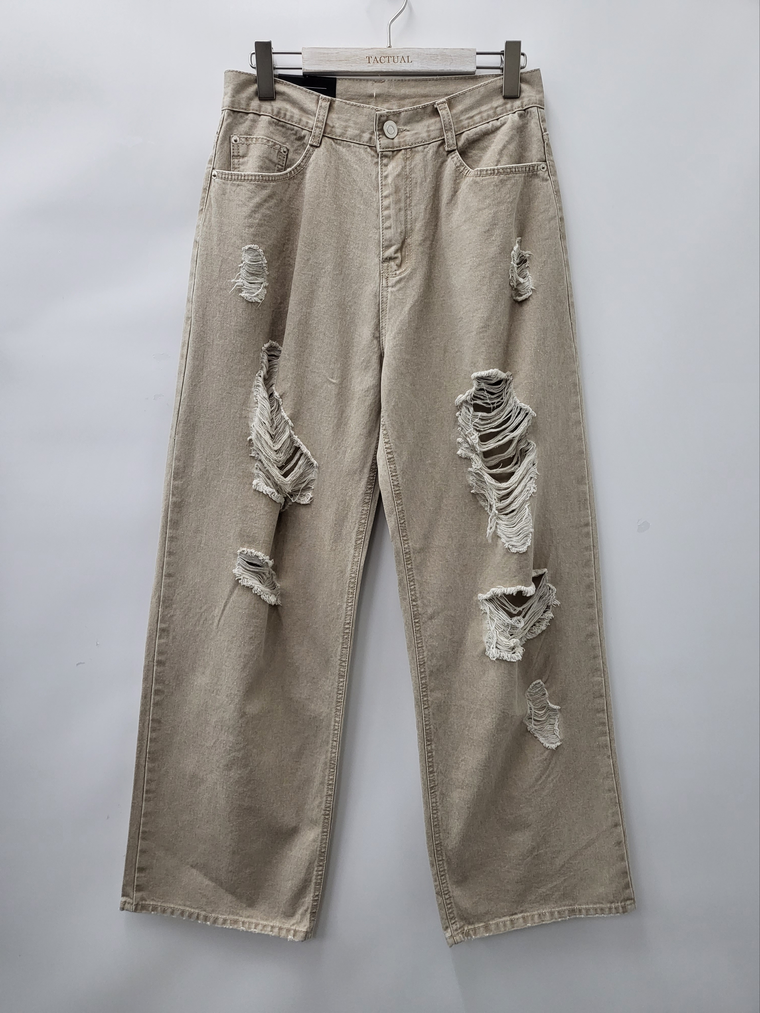 破洞鬆身牛仔褲 J688