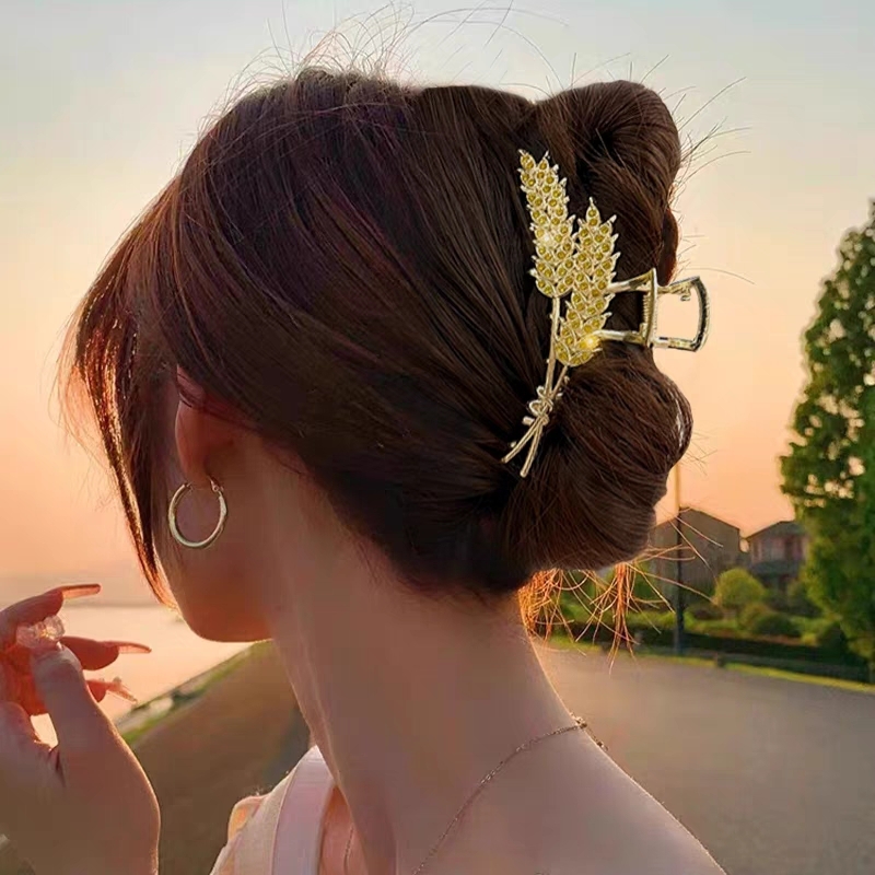 Plain Color Simple Wheat Tassel Hair Claw