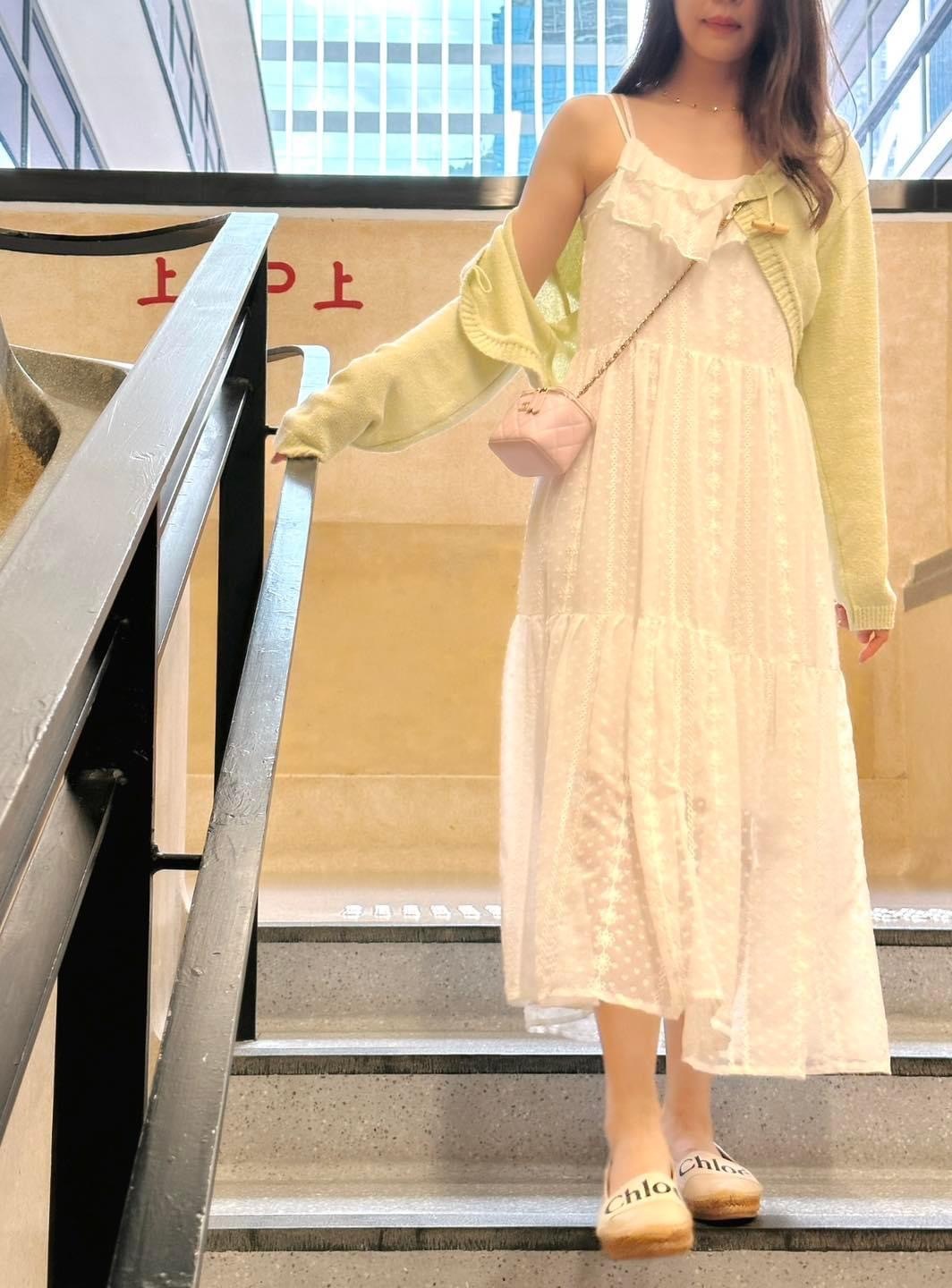 有帽牛角鈕防曬衣