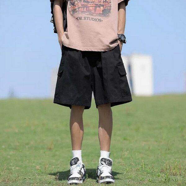 Loose cargo shorts