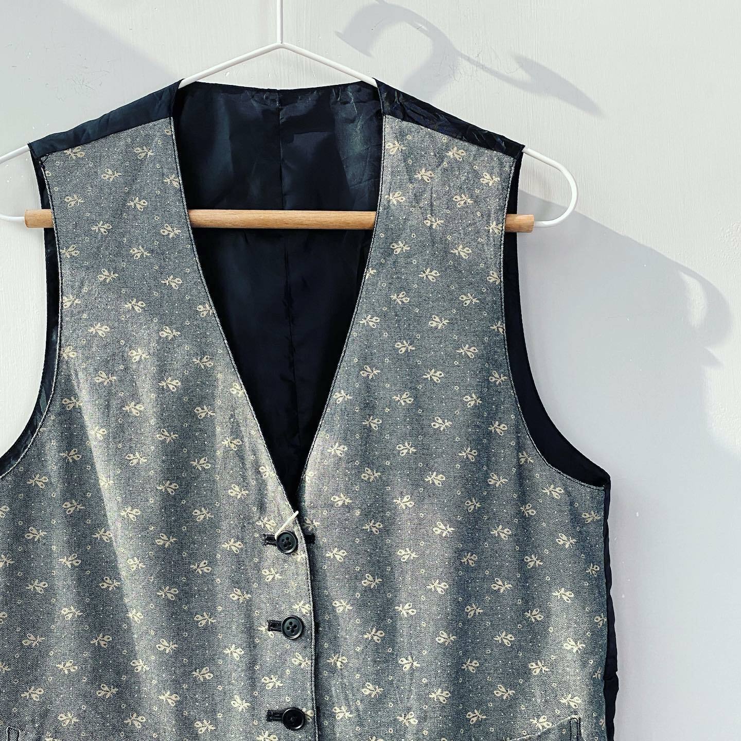 灰色小碎花圖案馬甲