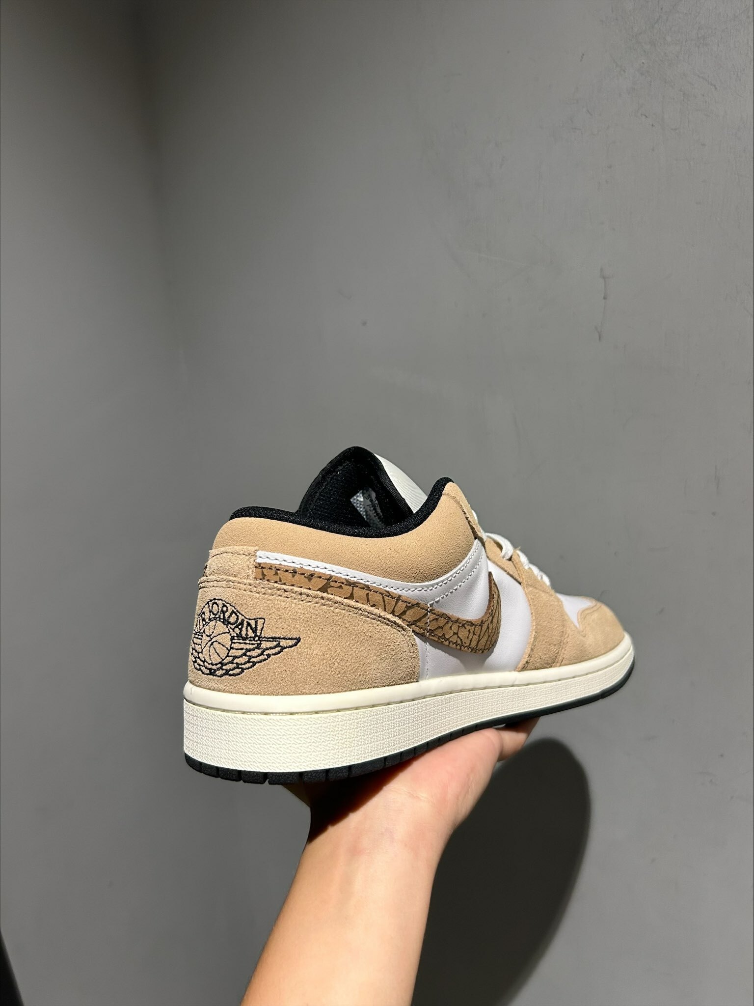 Air Jordan 1 Low SE Brown Elephant 焦糖摩卡DZ4130-201