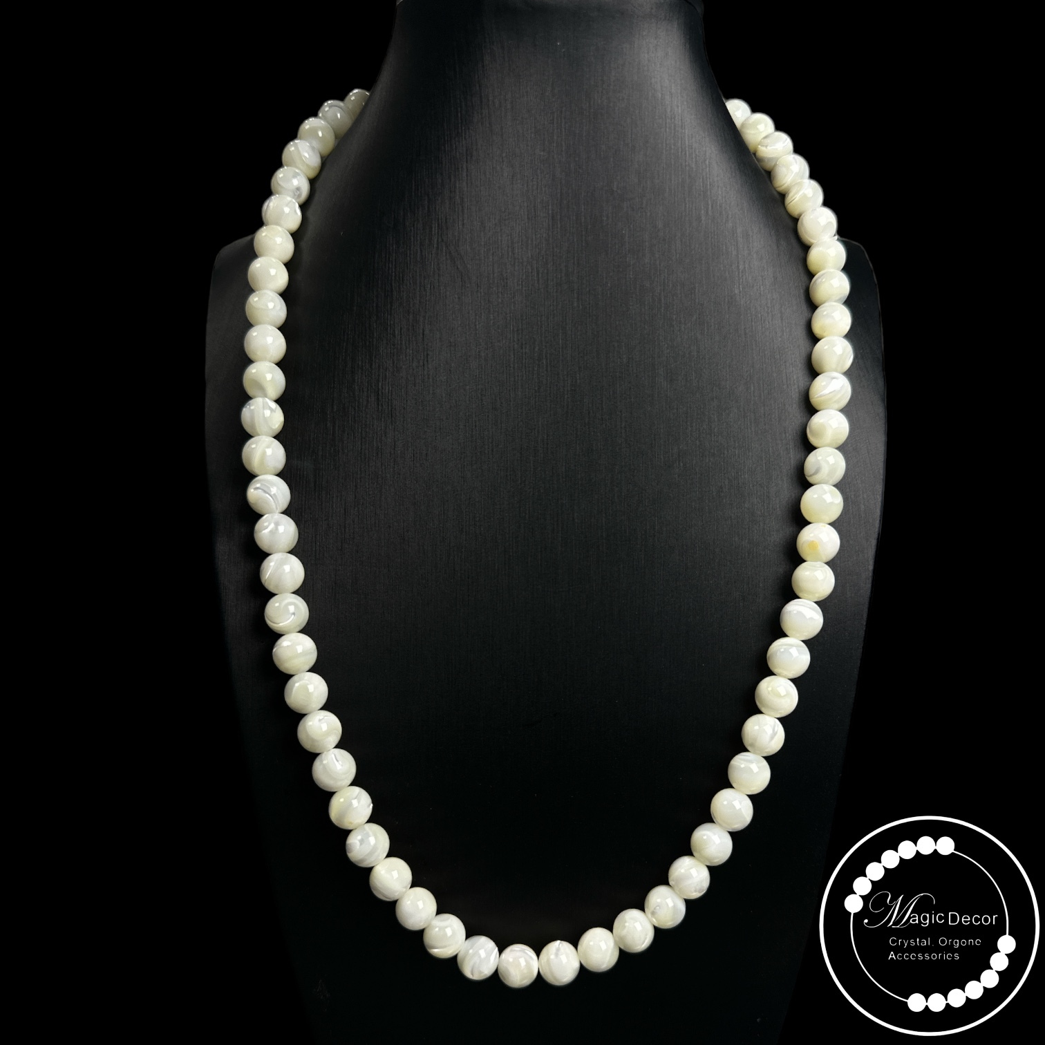 251013 - D37 8mm+腰纏萬貫白貝母頸鏈