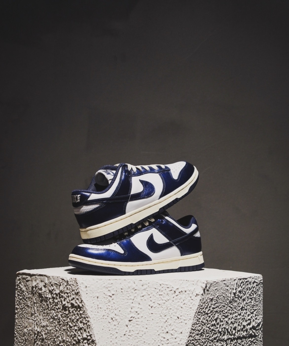 NIKE DUNK LOW "VINTAGE NAVY" 海軍藍 金屬色 奶油底