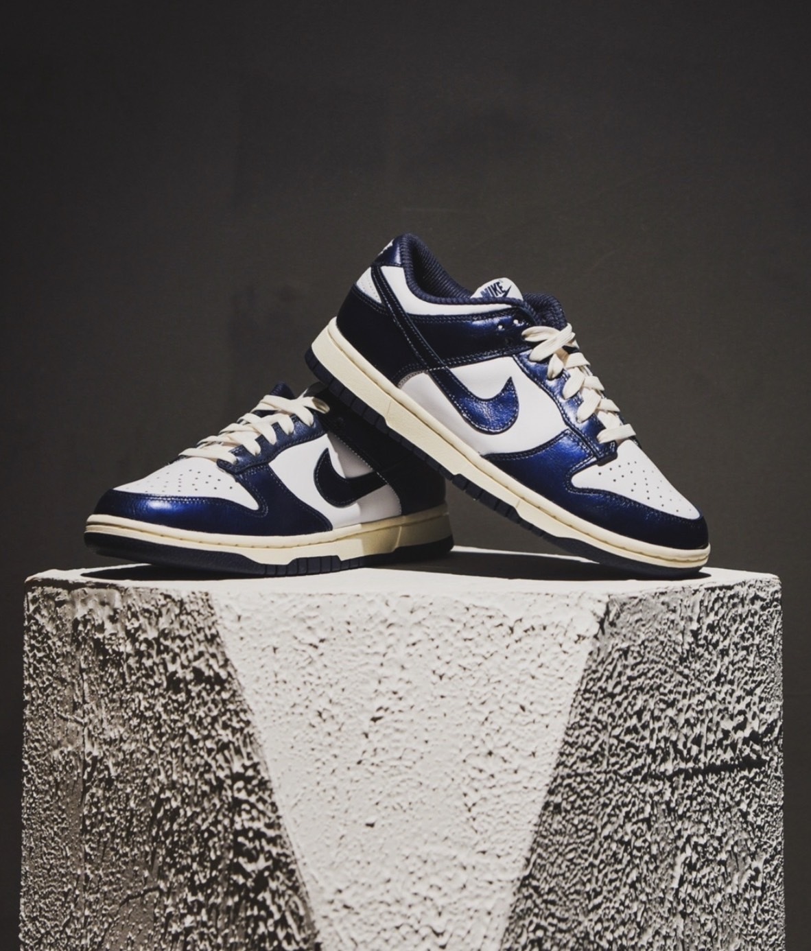 NIKE DUNK LOW "VINTAGE NAVY" 海軍藍 金屬色 奶油底