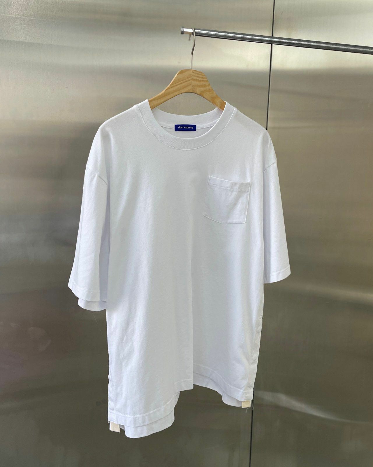 淨色開邊扣鈕短袖Tee DDM-007T