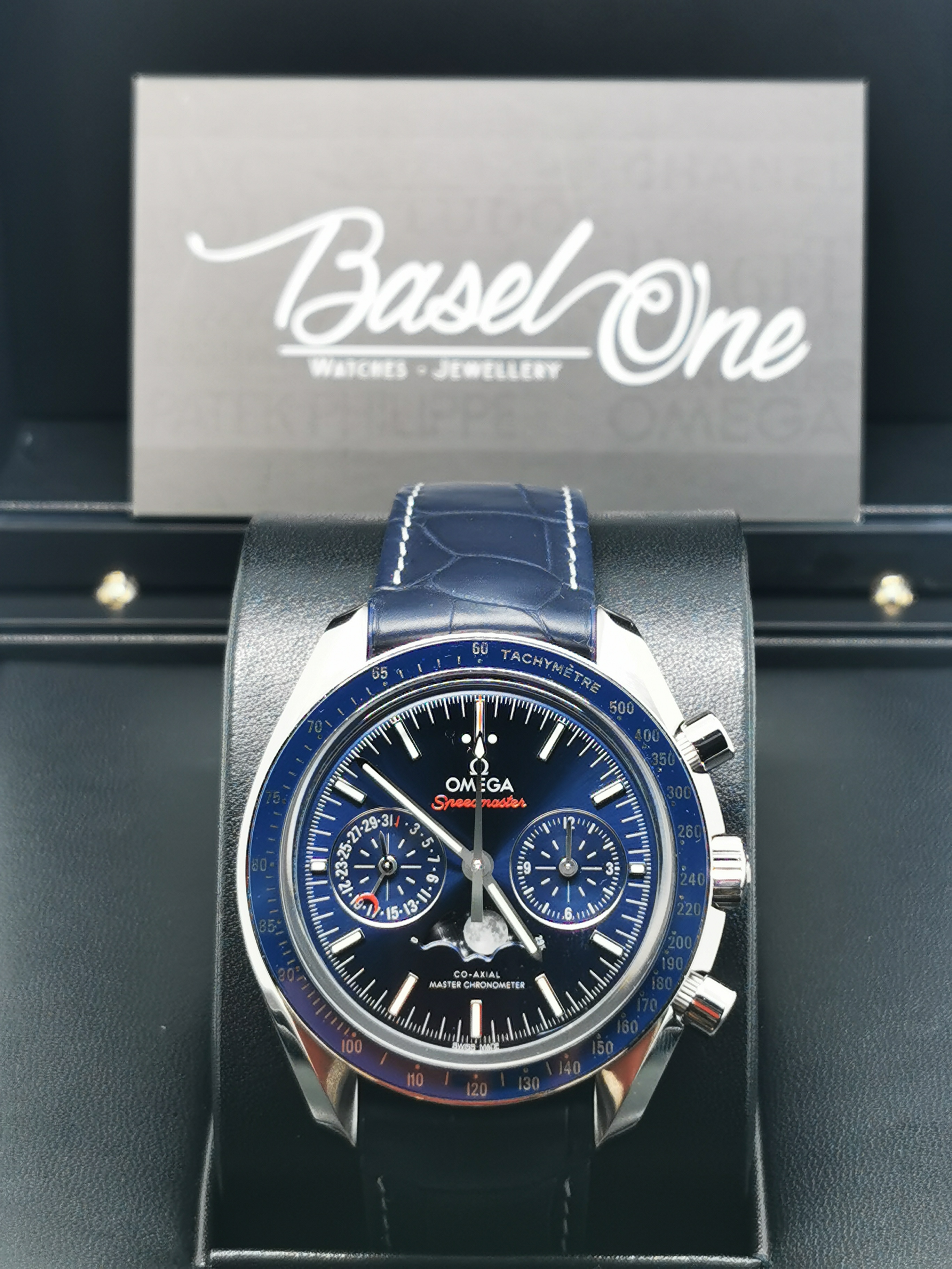 BRAND NEW OMEGA SPEEDMASTER 304.33.44.52.03.001 30433445203001 MOON PHASE BLUE CO‑AXIAL MASTER CHRONOMETER MOONPHASE CHRONOGRAPH 44 MM