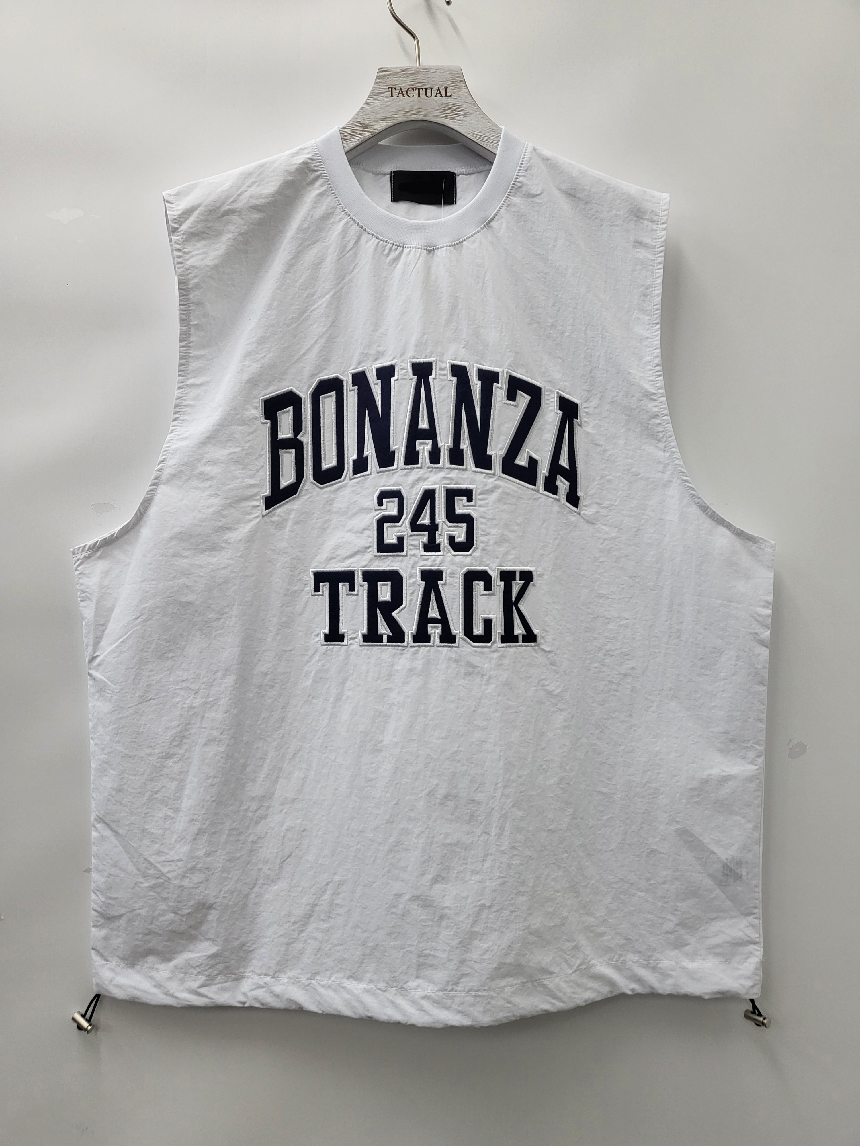 可束腳英文字背心 V1001