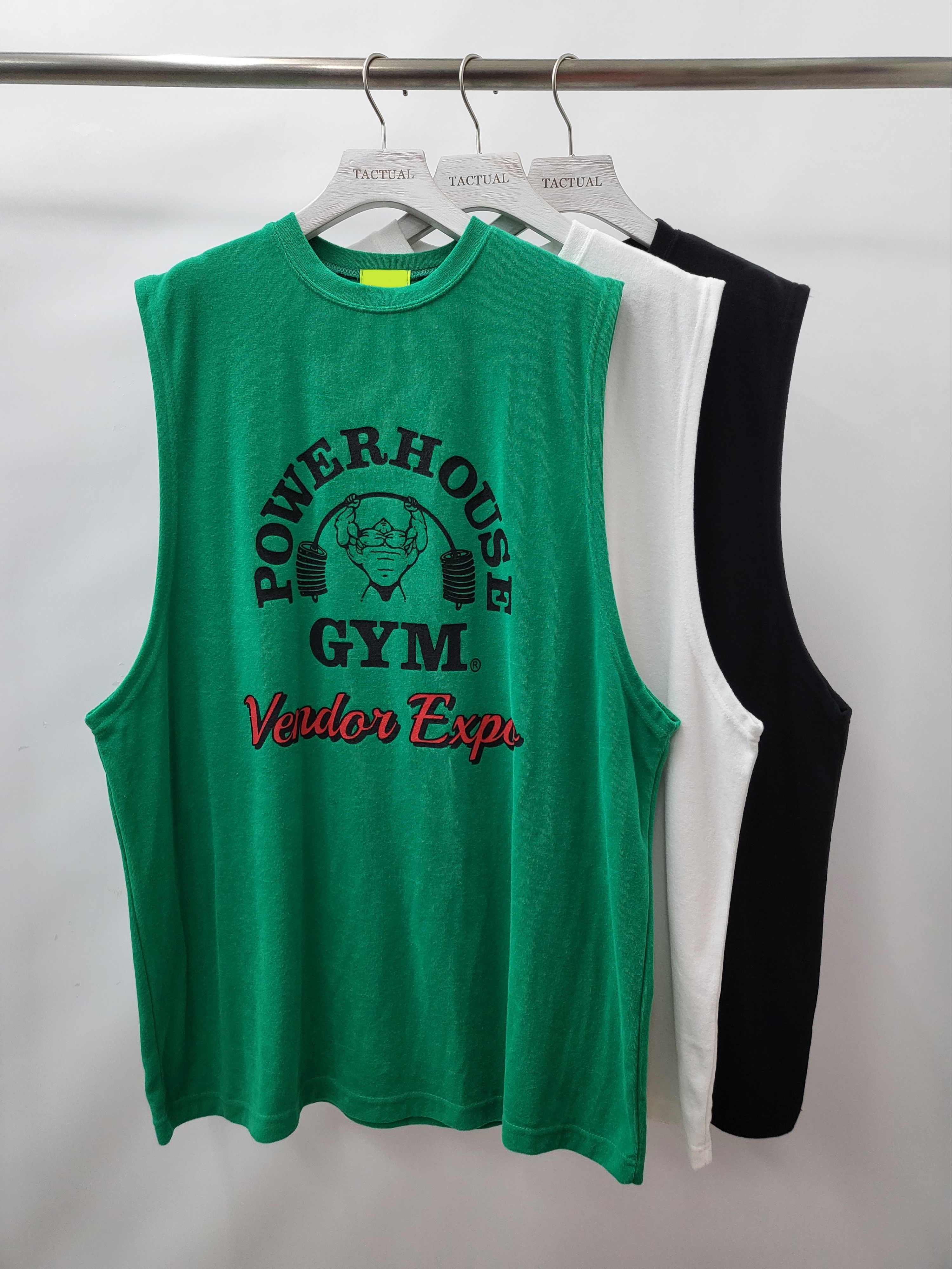 英文字圖案背心 V1003