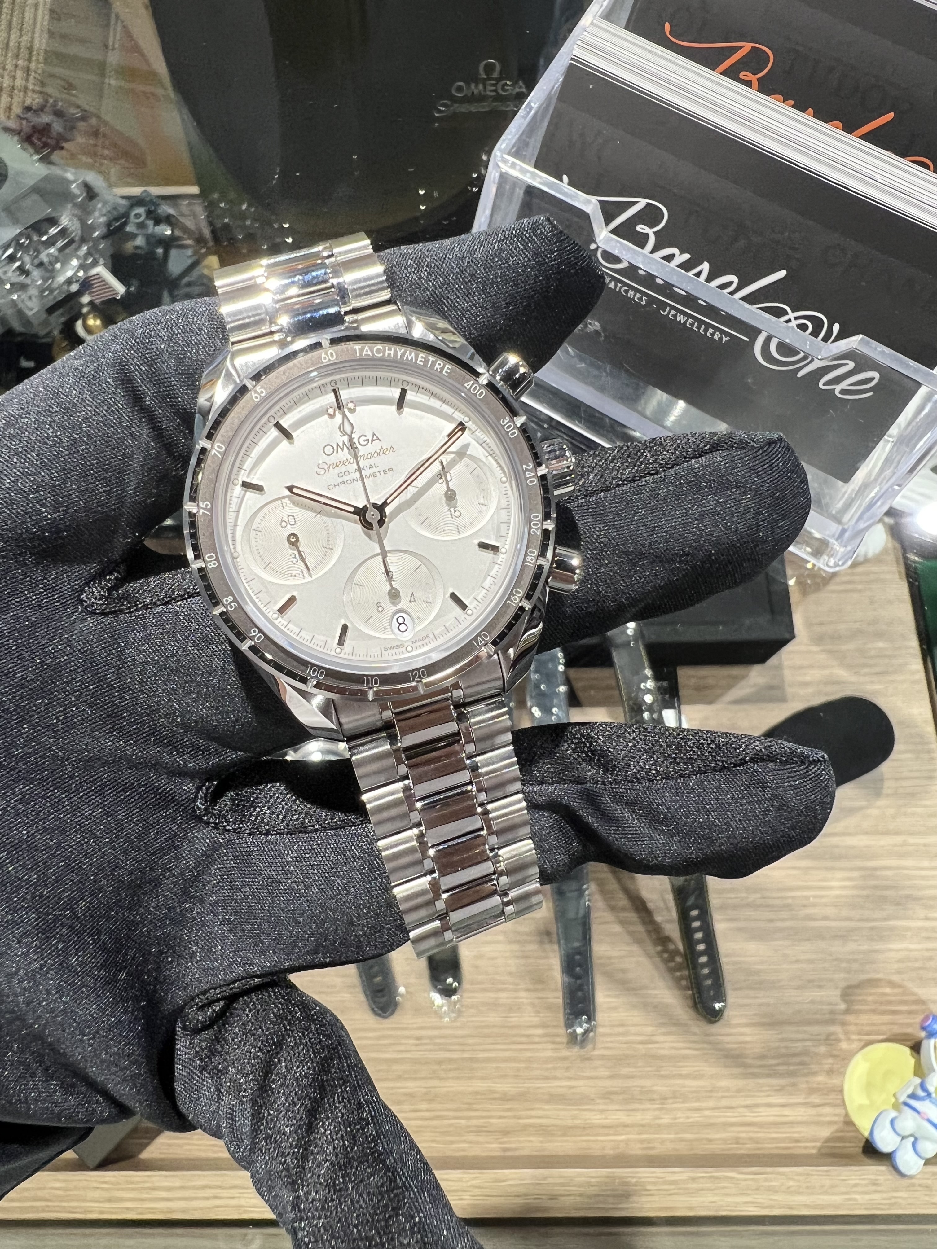 Omega speedmaster 38 discount thickness