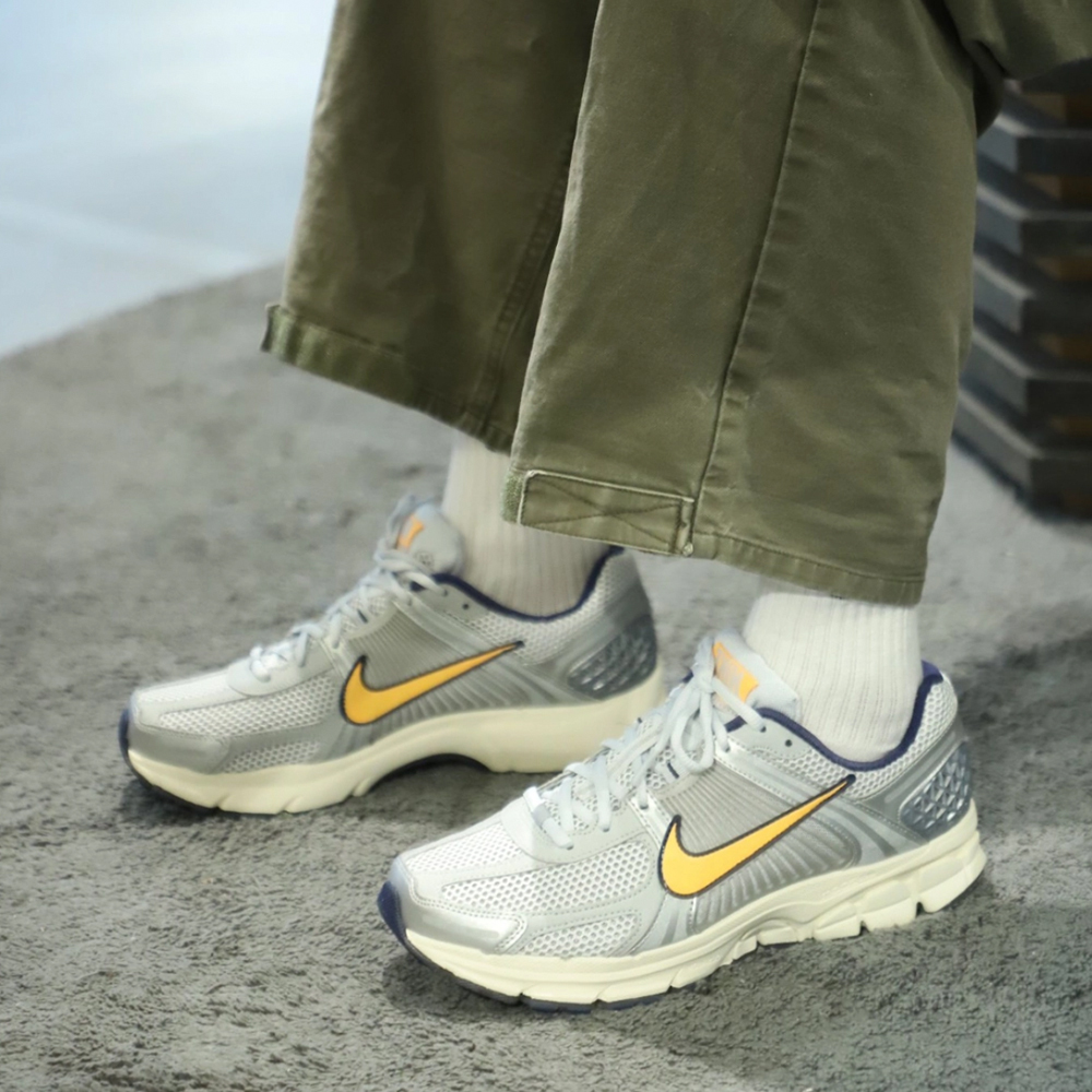 Nike Vomero 5 Pure Platinum Laser Orange 灰橙 反光 FJ4151-001