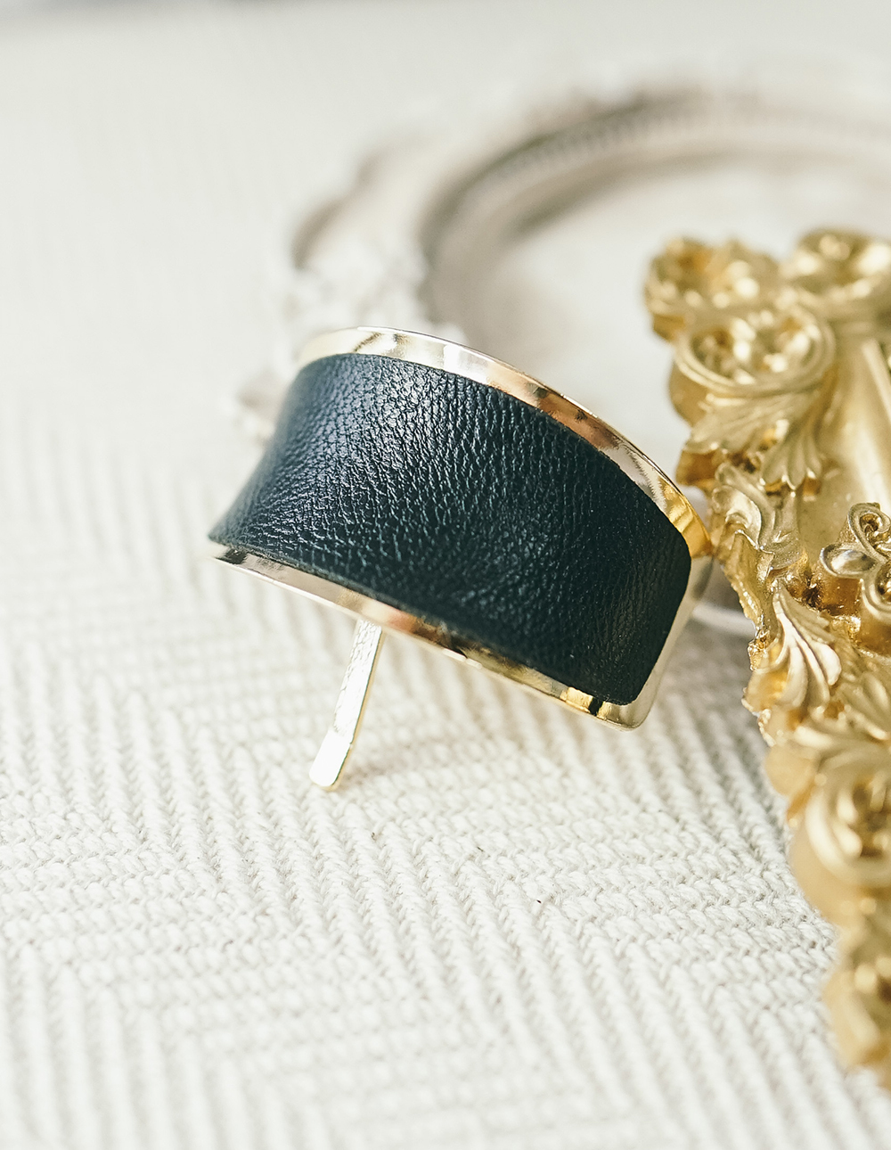 皮革金屬邊框髮叉