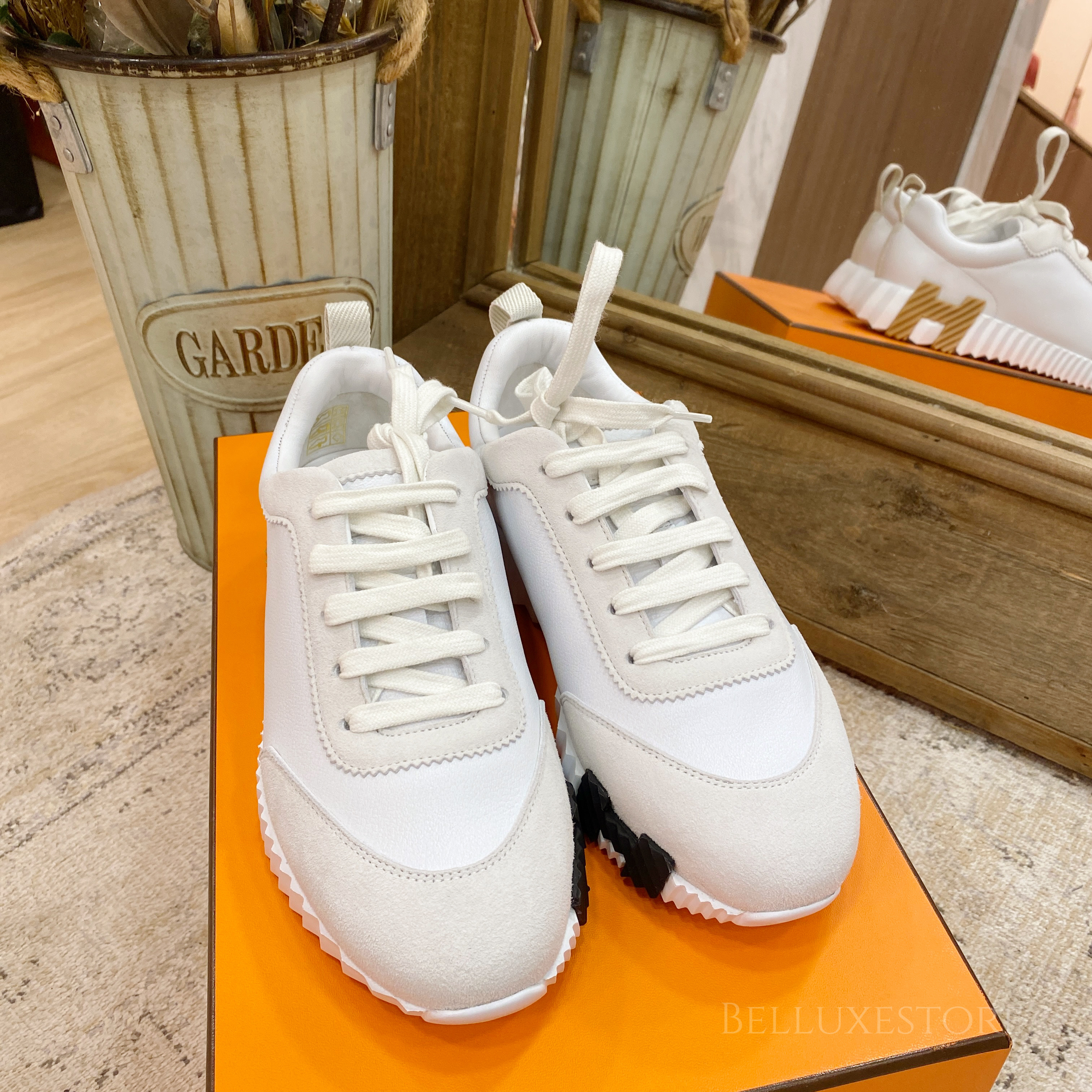Pre-owned] Hermes bouncing sneakers 36 white